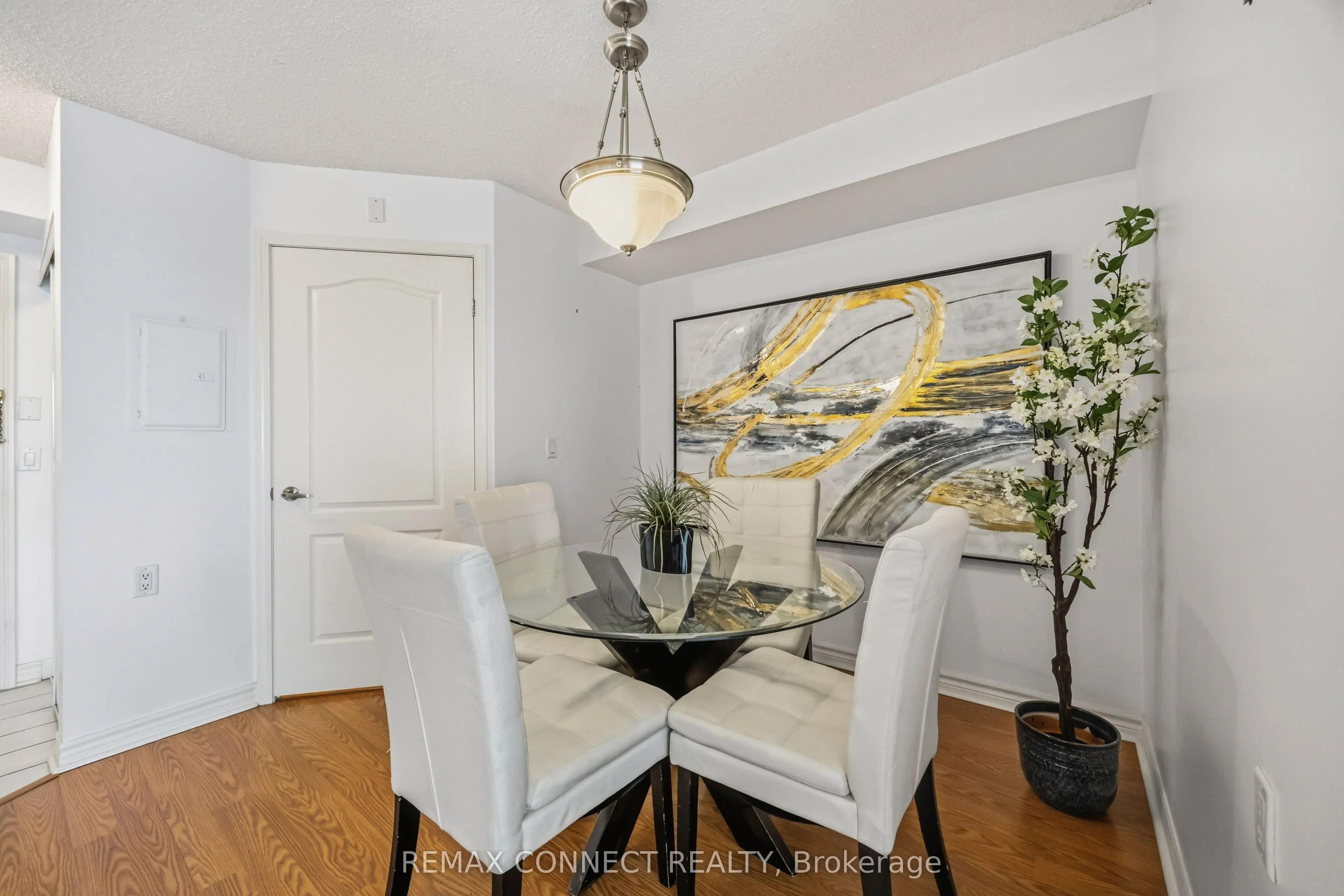 890 Sheppard Avenue W #504