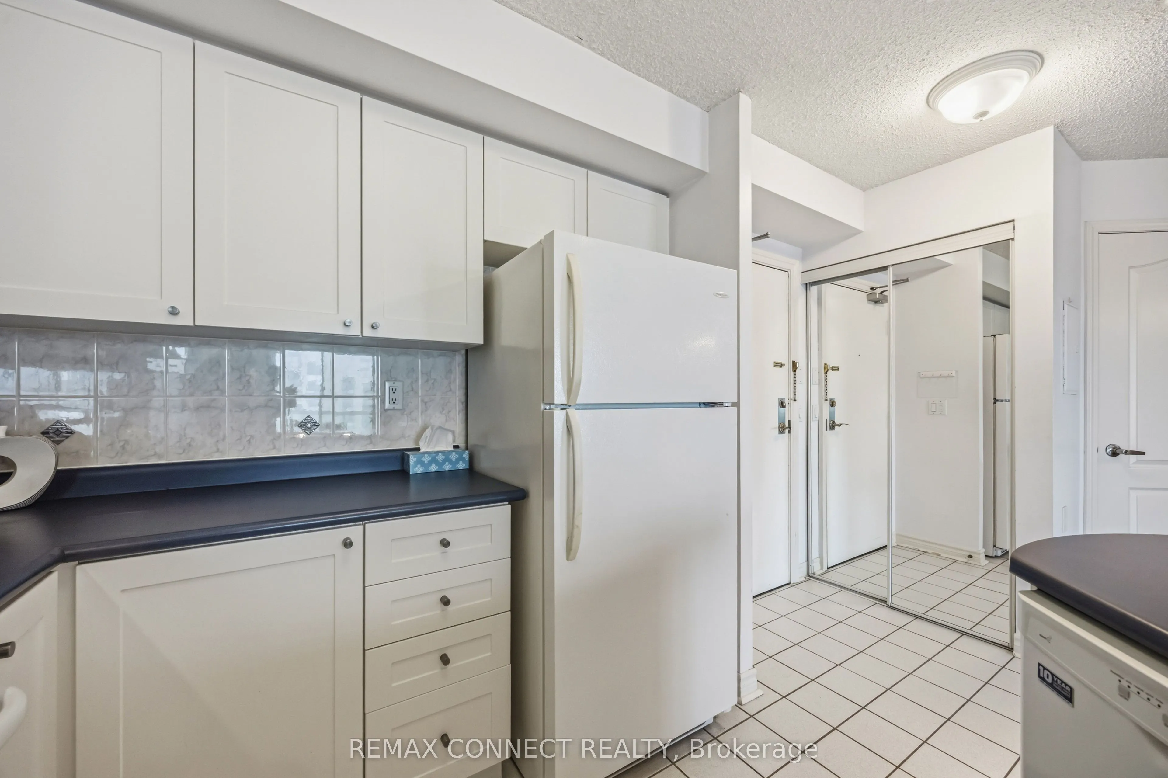 890 Sheppard Avenue W #504