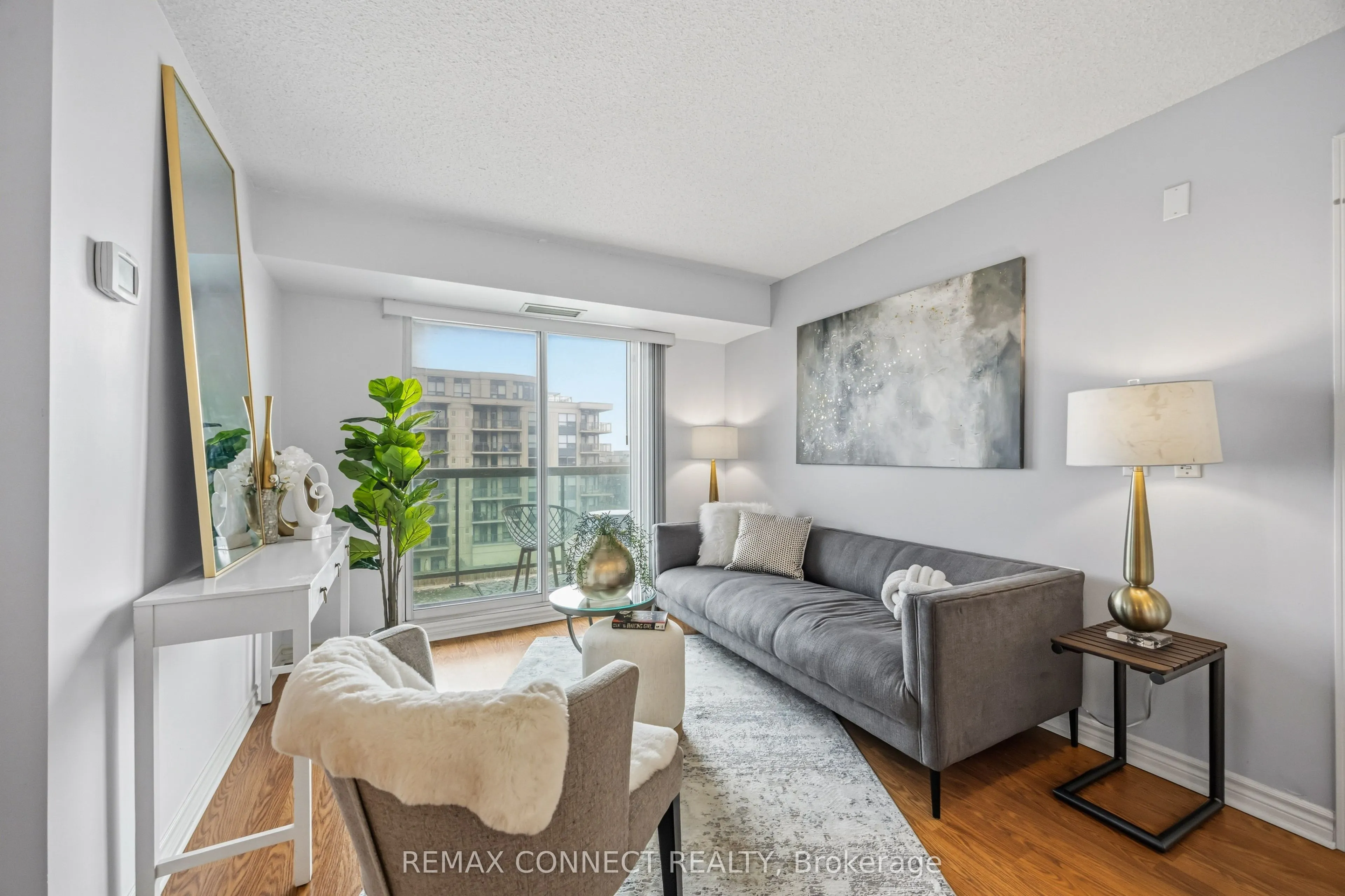 890 Sheppard Avenue W #504