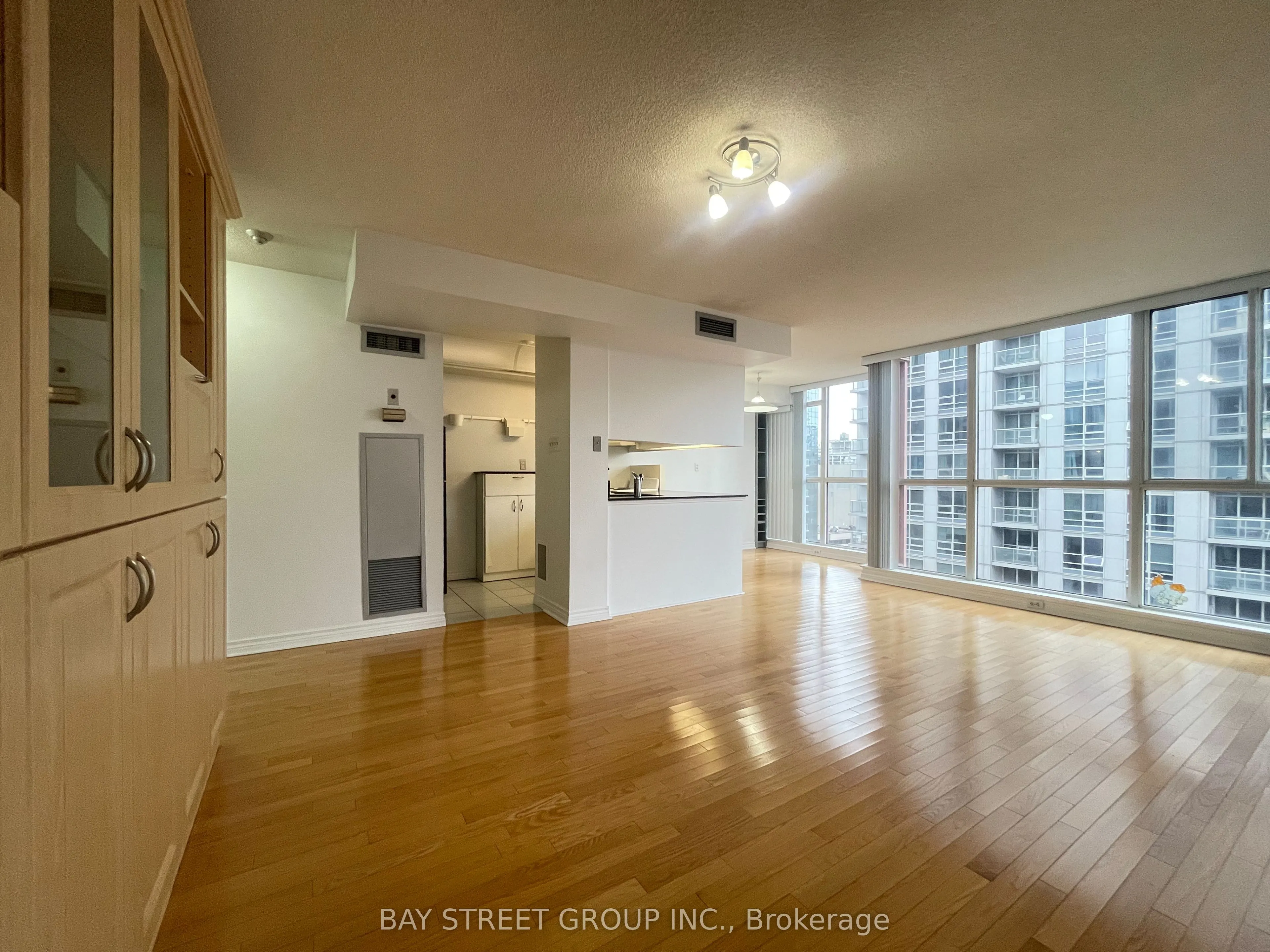 736 Bay Street #1910