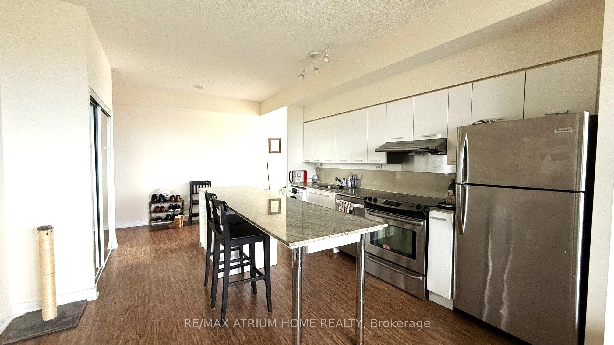 29 Singer Court #2605