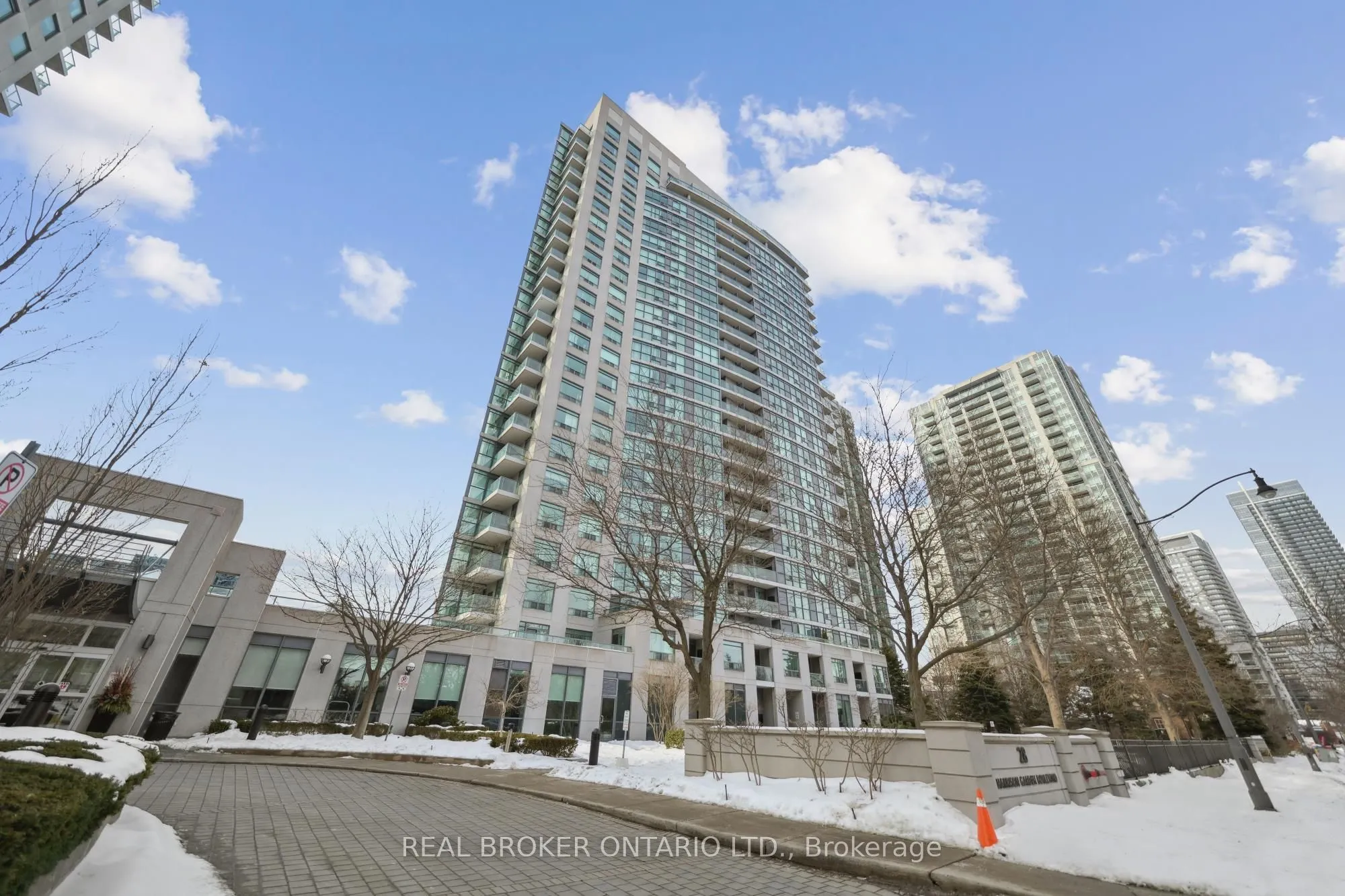 28 Harrison Garden Boulevard #808