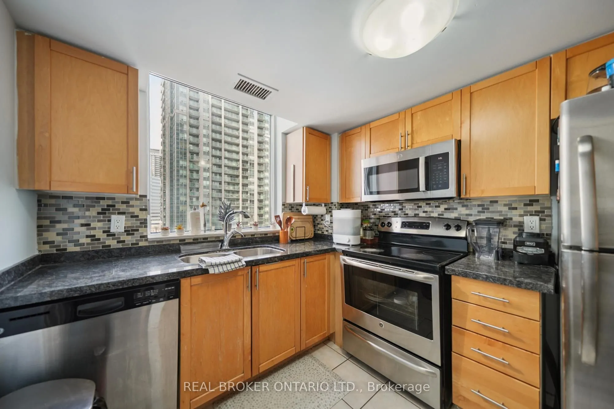 28 Harrison Garden Boulevard #808