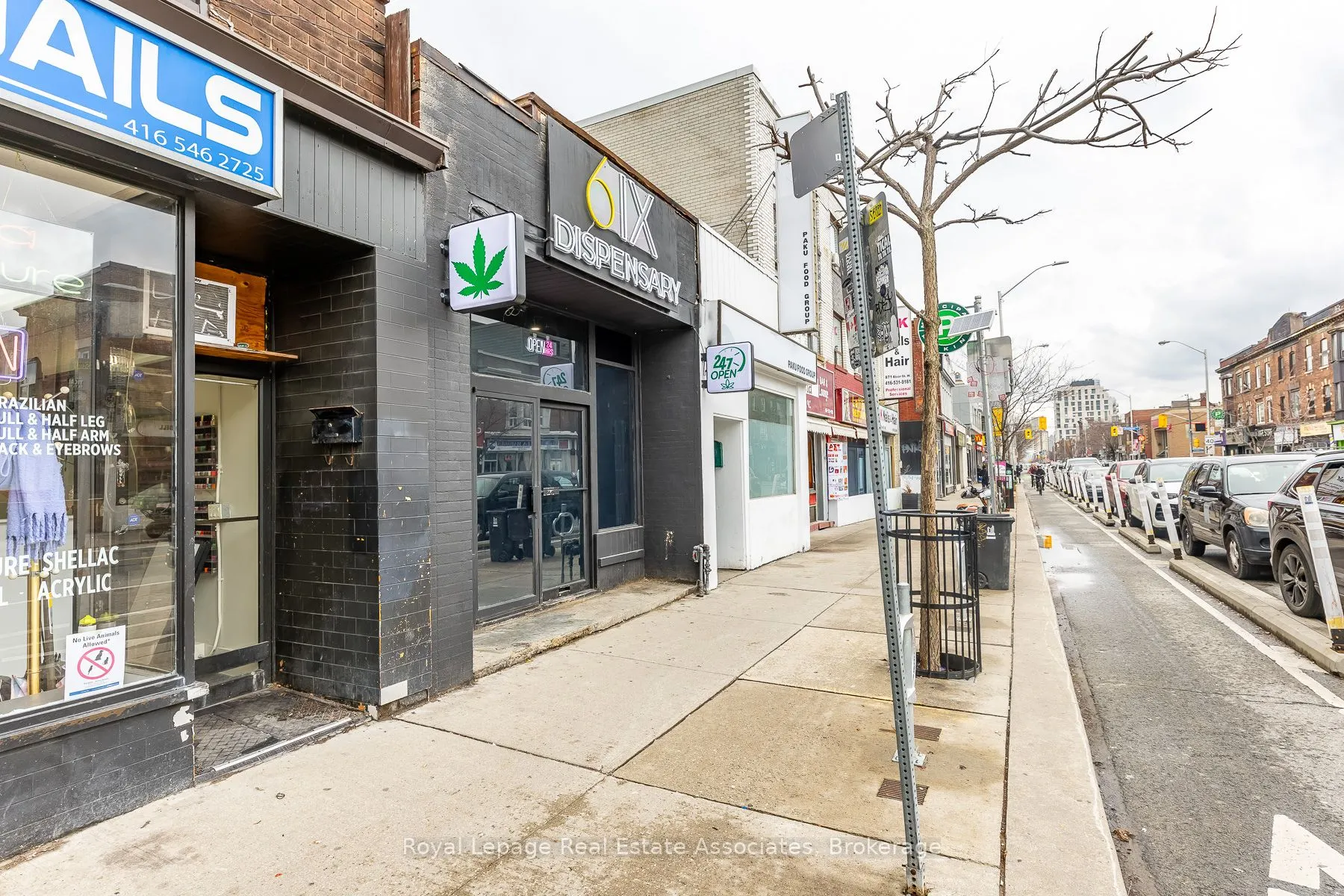 863 Bloor Street W