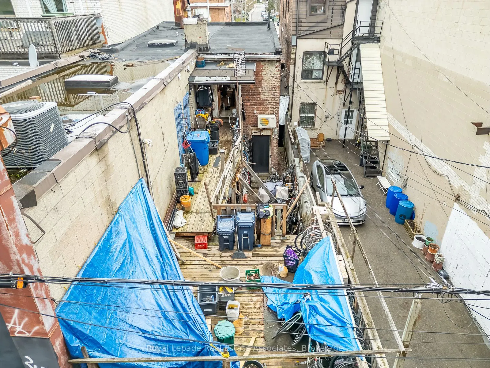 863 Bloor Street W