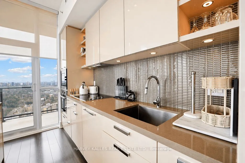 32 Davenport Road #2603