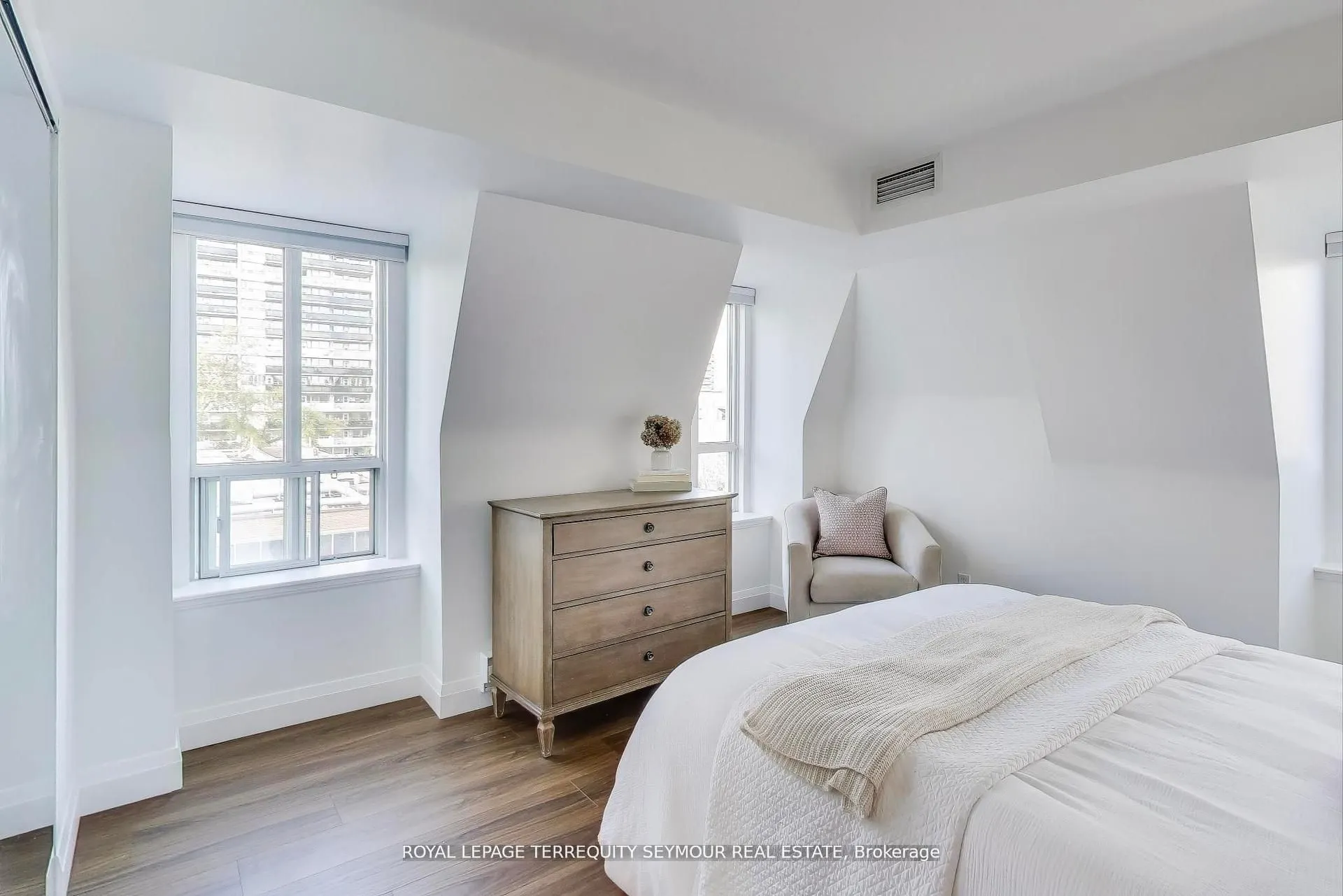 139 Merton Street #448