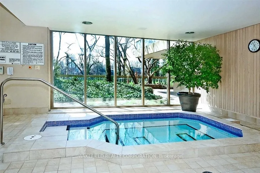 61 St Clair Avenue W #505