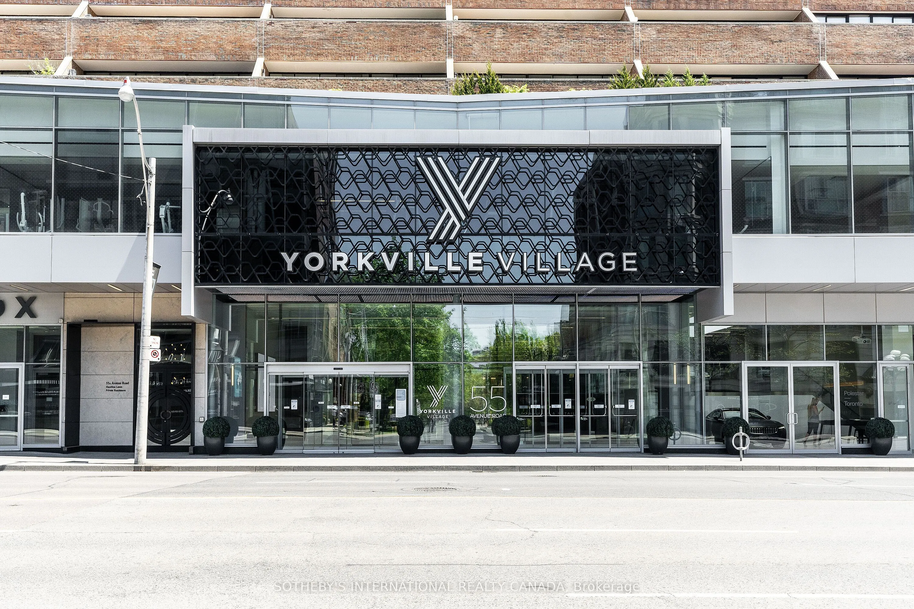 55A Avenue Road #408