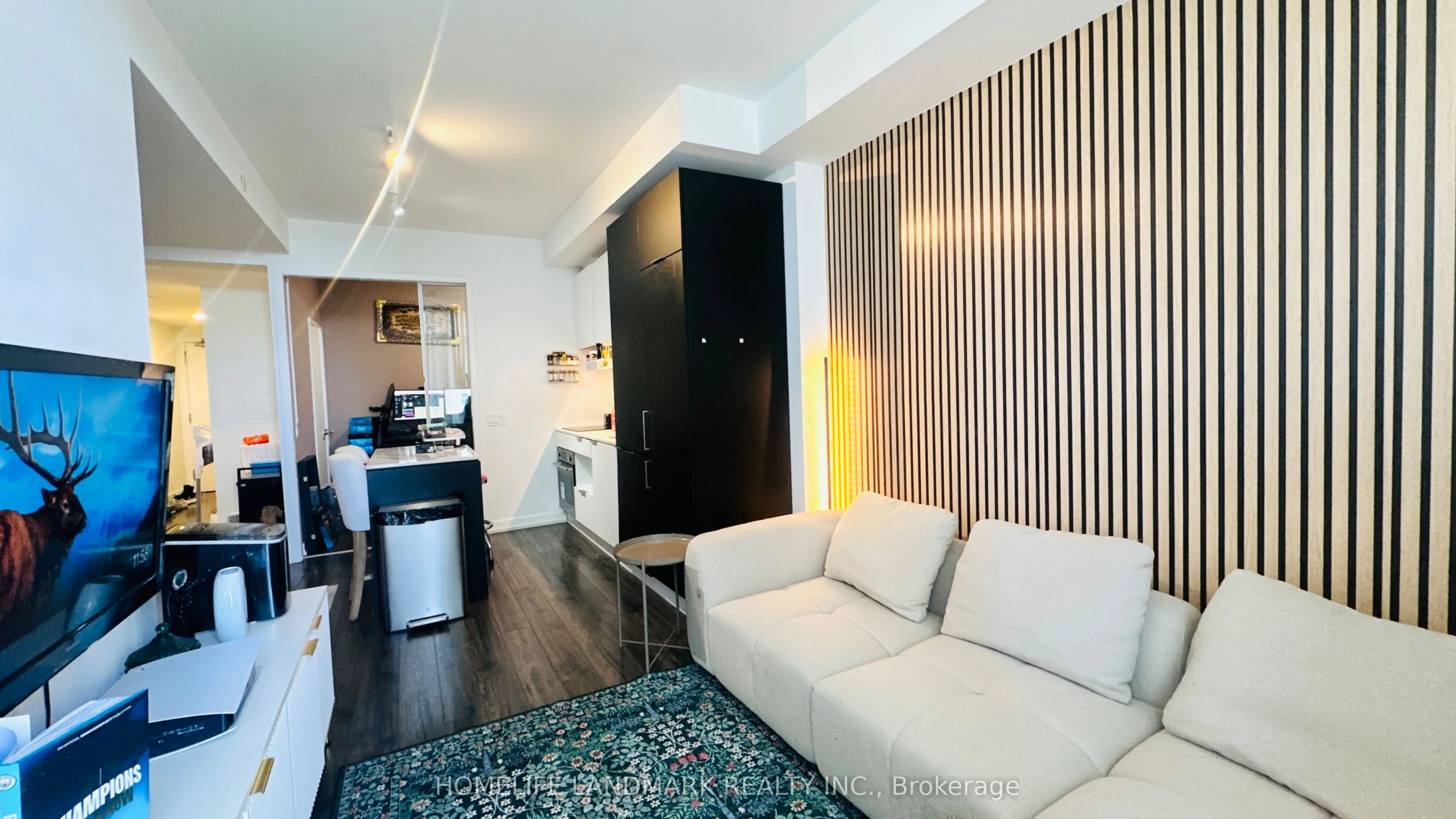 33 Helendale Avenue #601