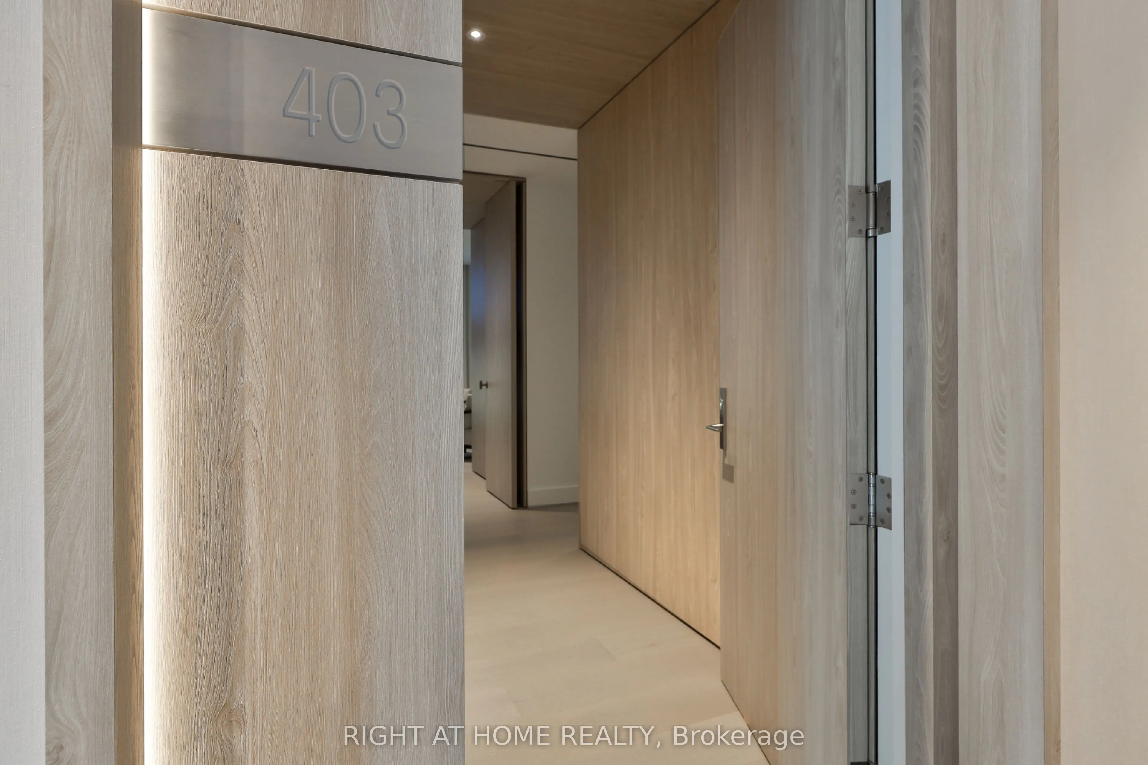 1 Roxborough Street W #403