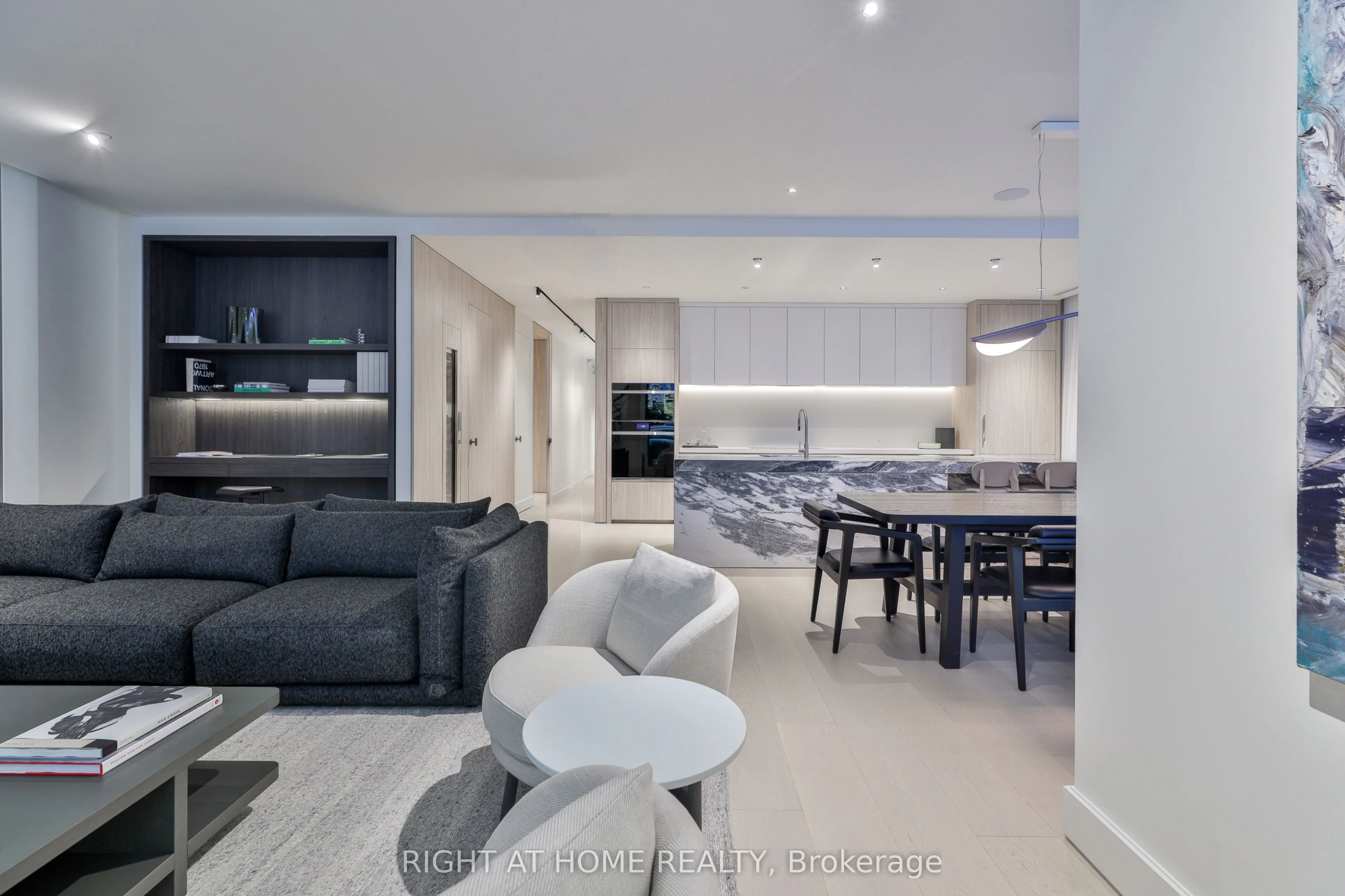 1 Roxborough Street W #403