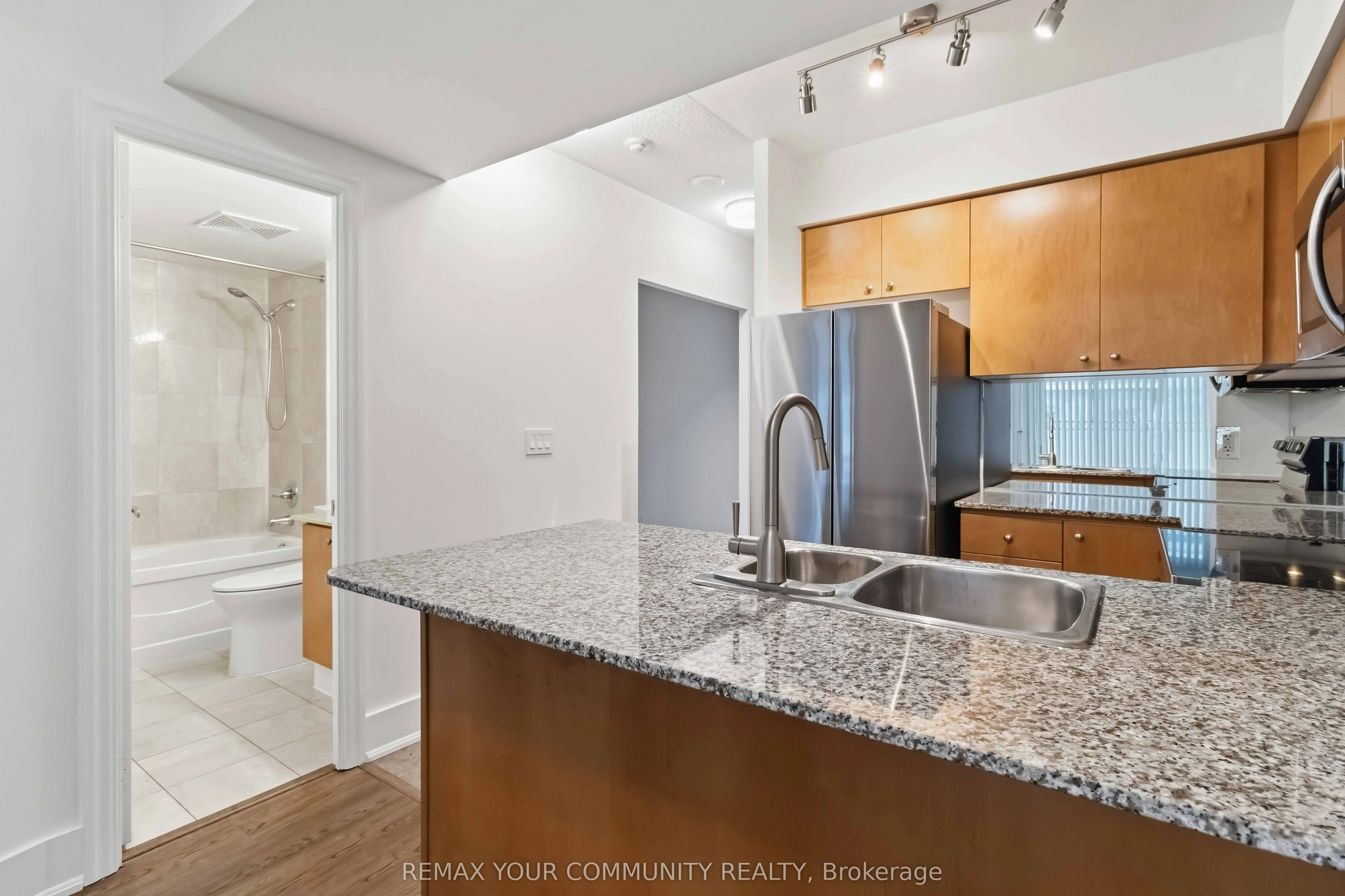 8 Scollard Street #606