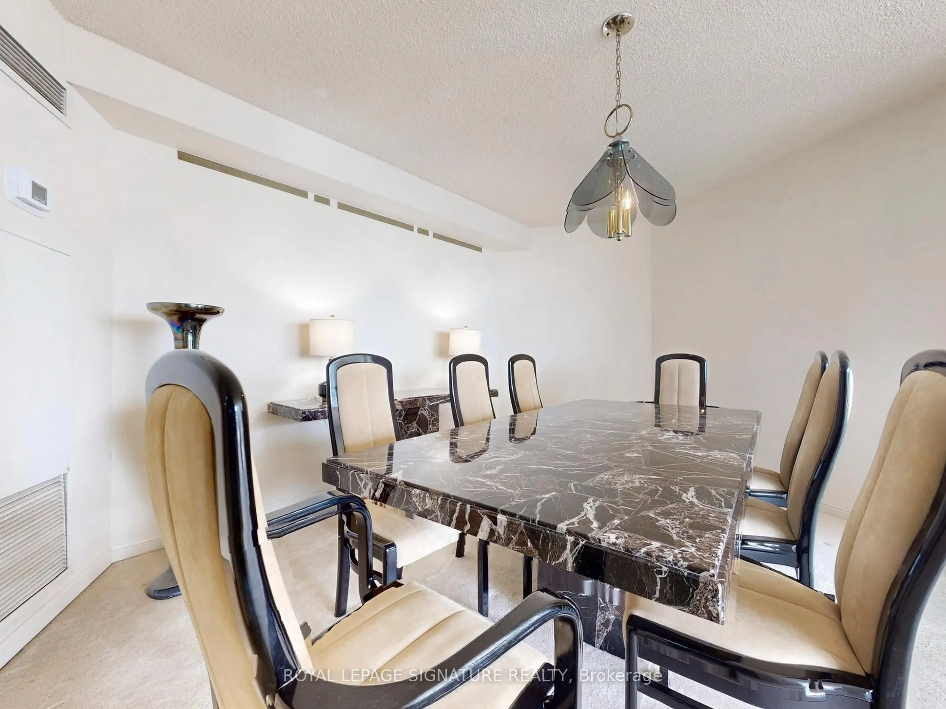 85 Skymark Drive #1001
