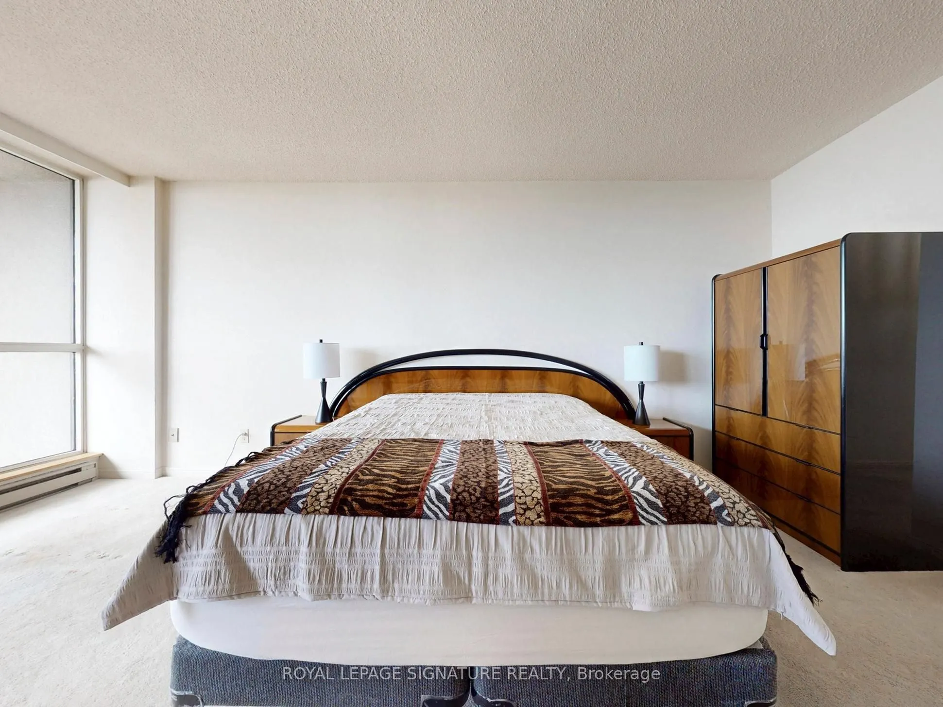 85 Skymark Drive #1001
