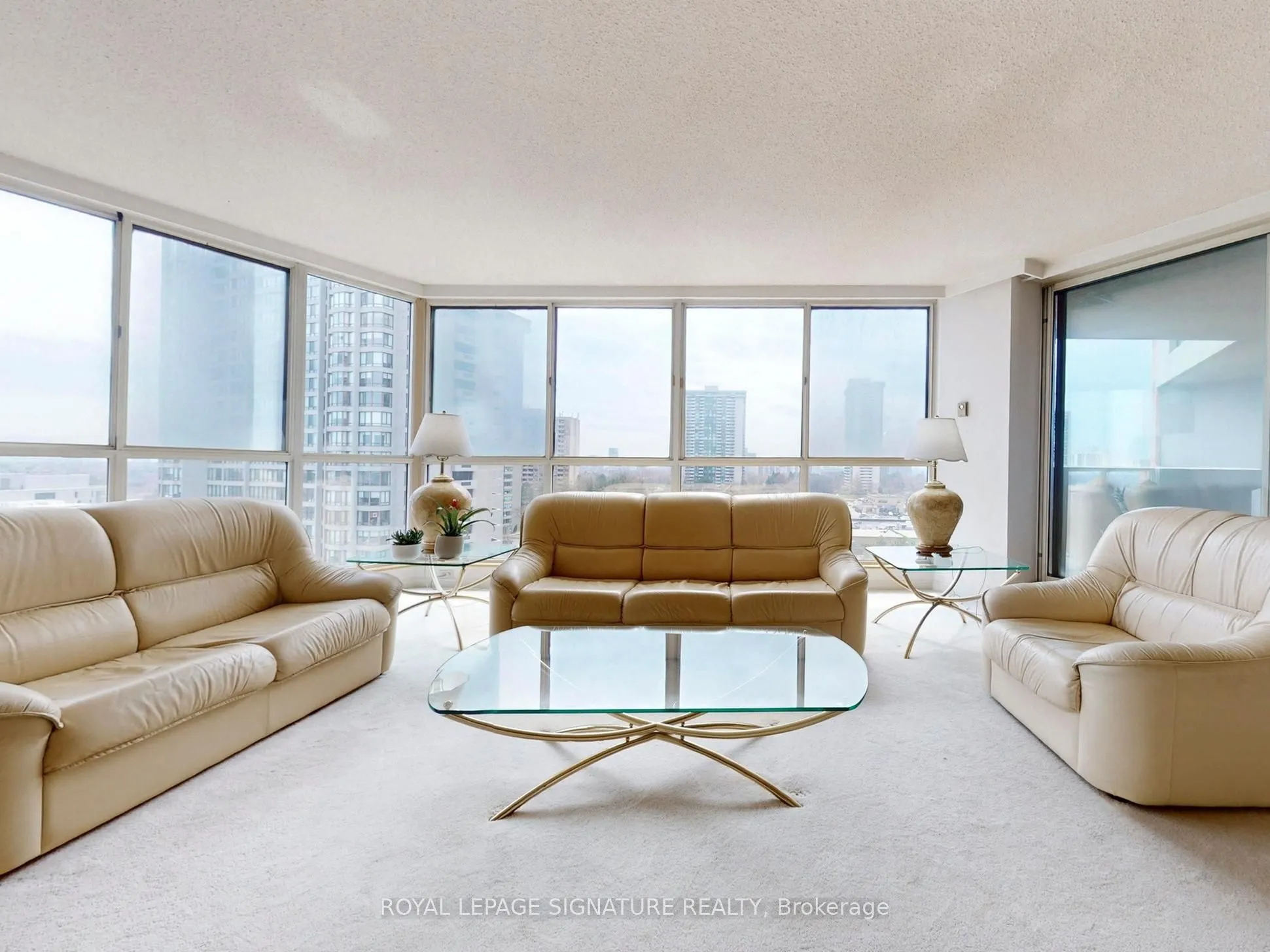 85 Skymark Drive #1001