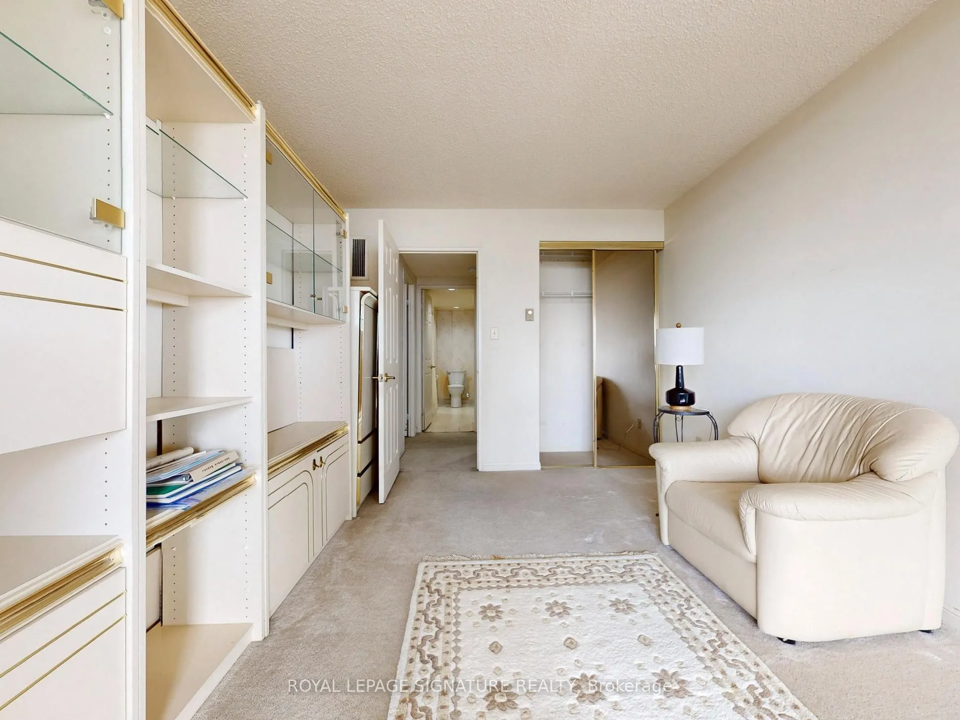 85 Skymark Drive #1001