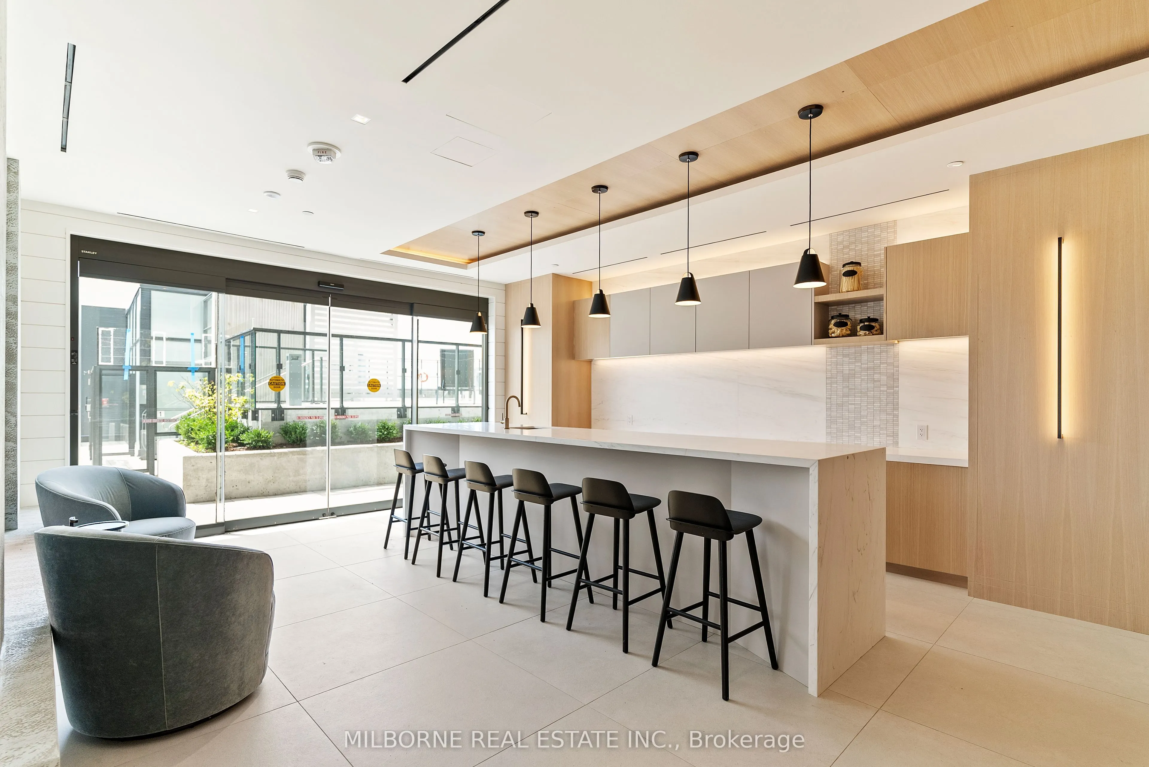 5 Defries Street #921