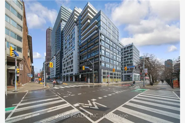 121 Lower Sherbourne Street S
