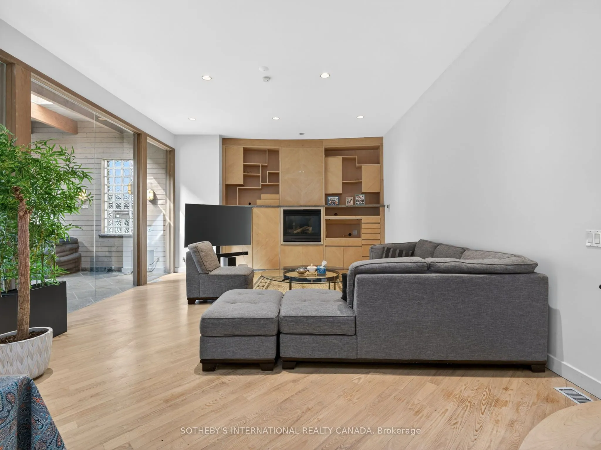 39 Burton Road