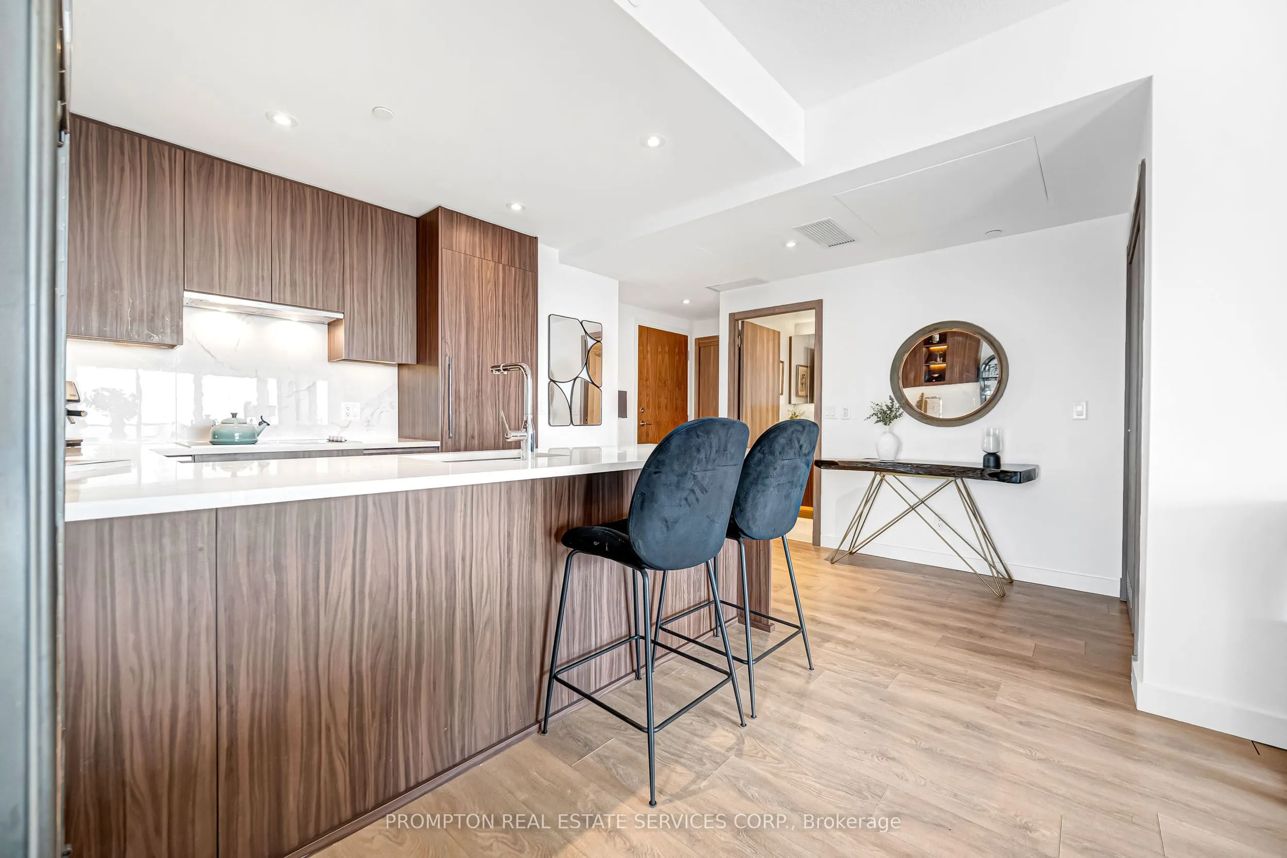 25 Mcmahon Drive #1803