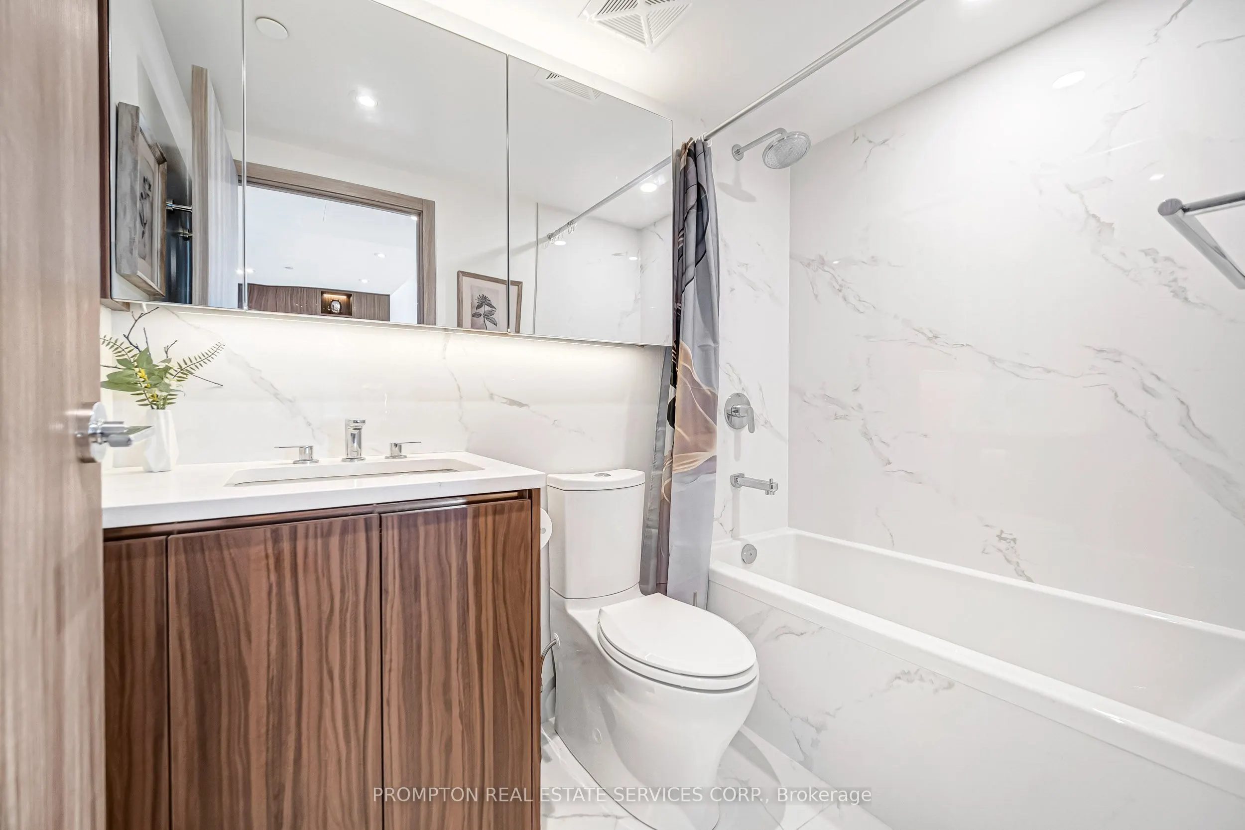 25 Mcmahon Drive #1803