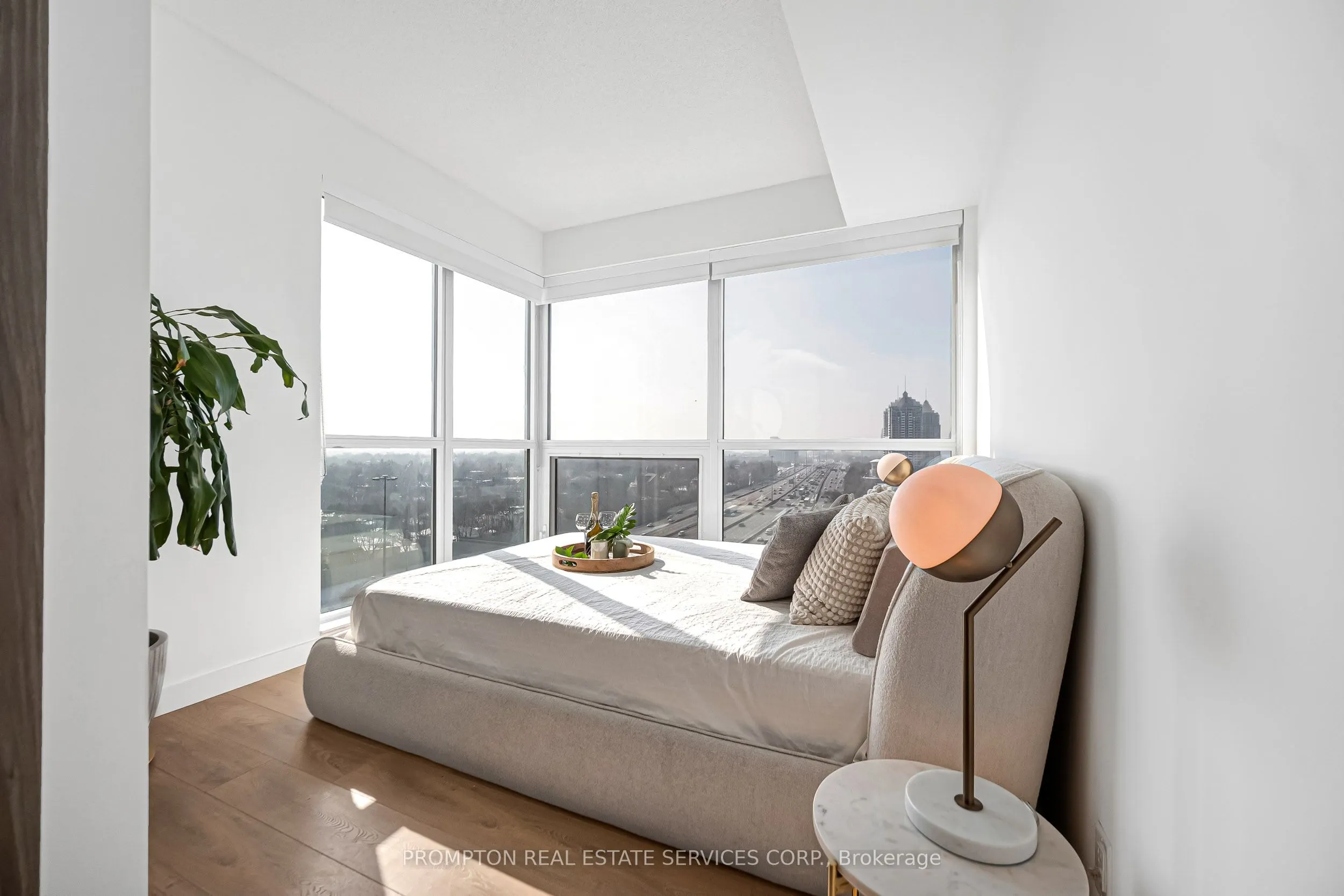 25 Mcmahon Drive #1803