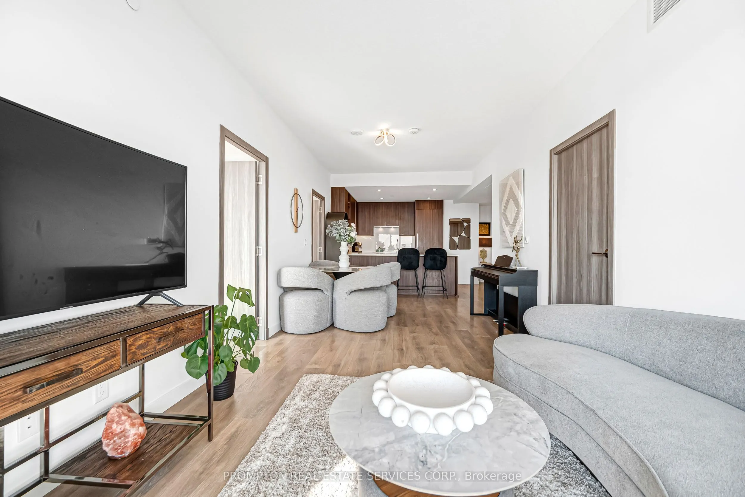 25 Mcmahon Drive #1803