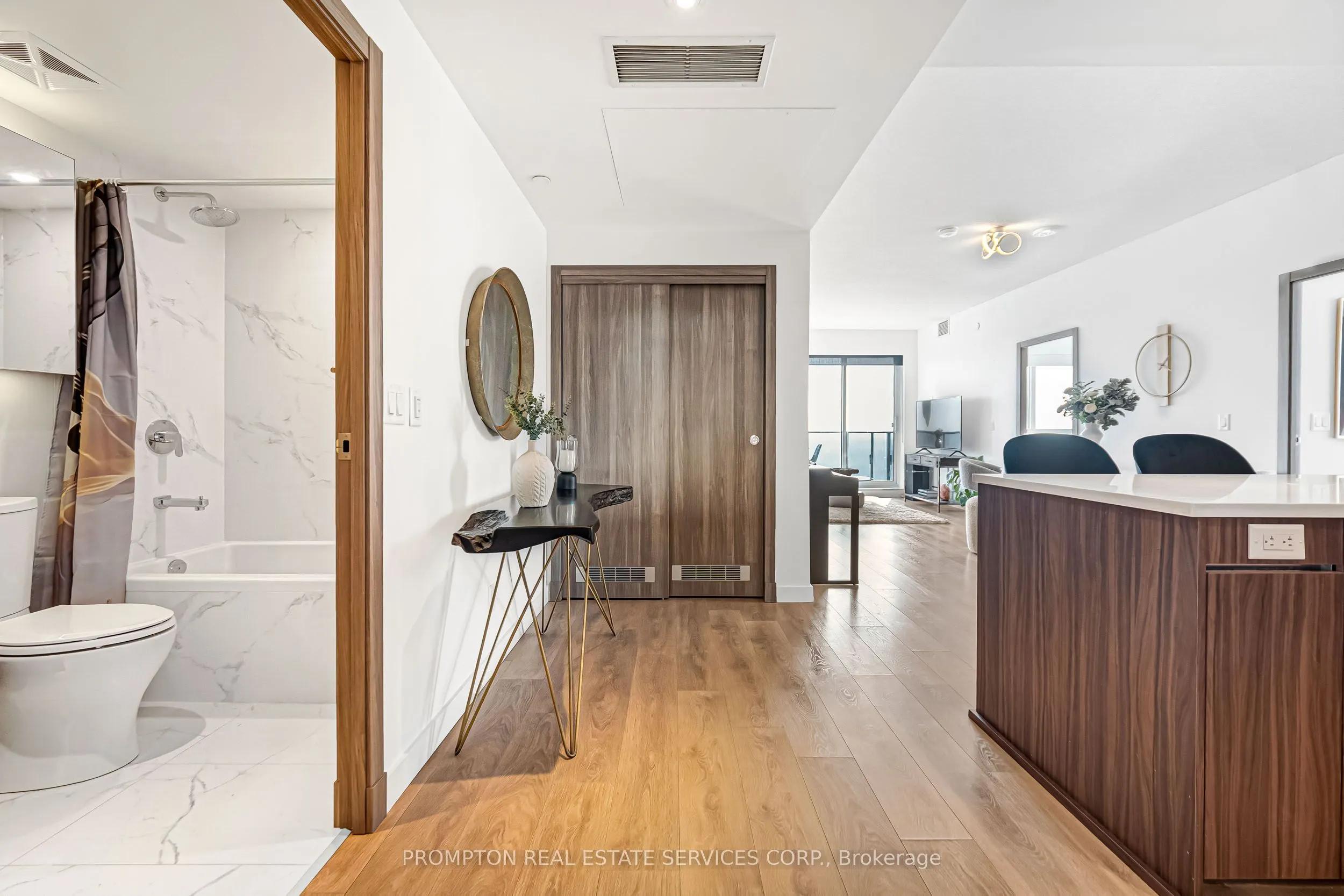 25 Mcmahon Drive #1803