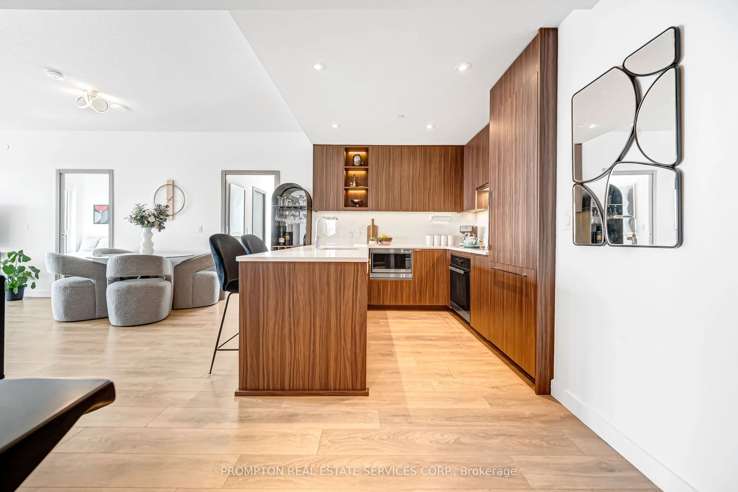 25 Mcmahon Drive #1803