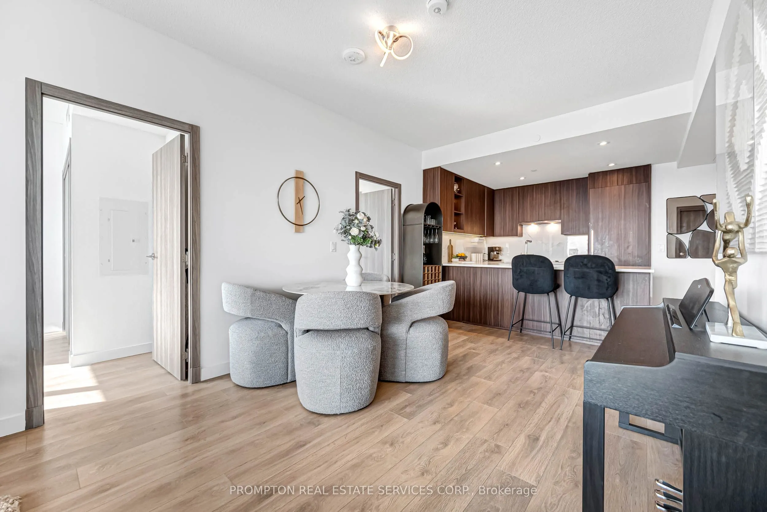 25 Mcmahon Drive #1803
