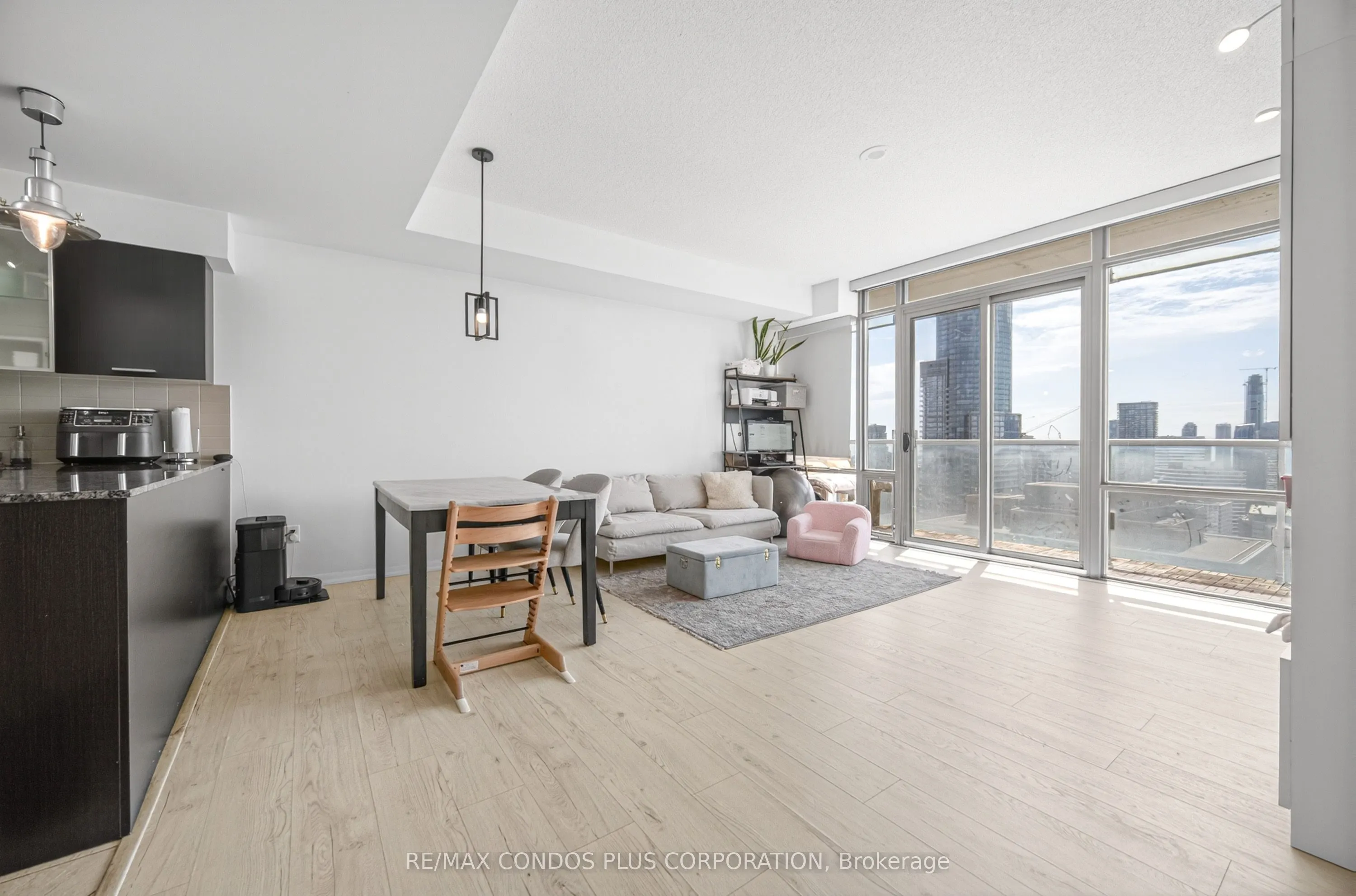 38 Grenville Street #4404