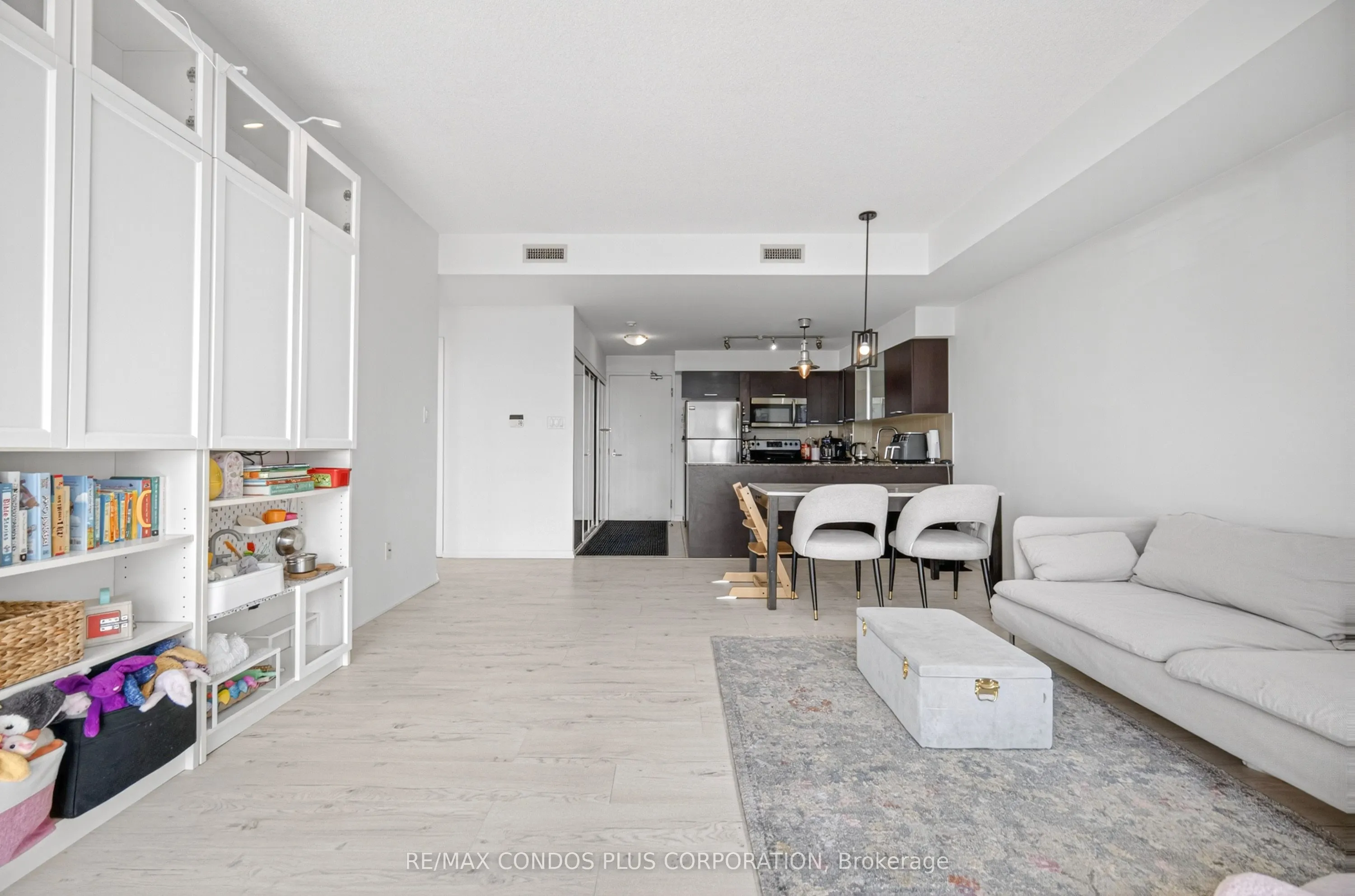 38 Grenville Street #4404