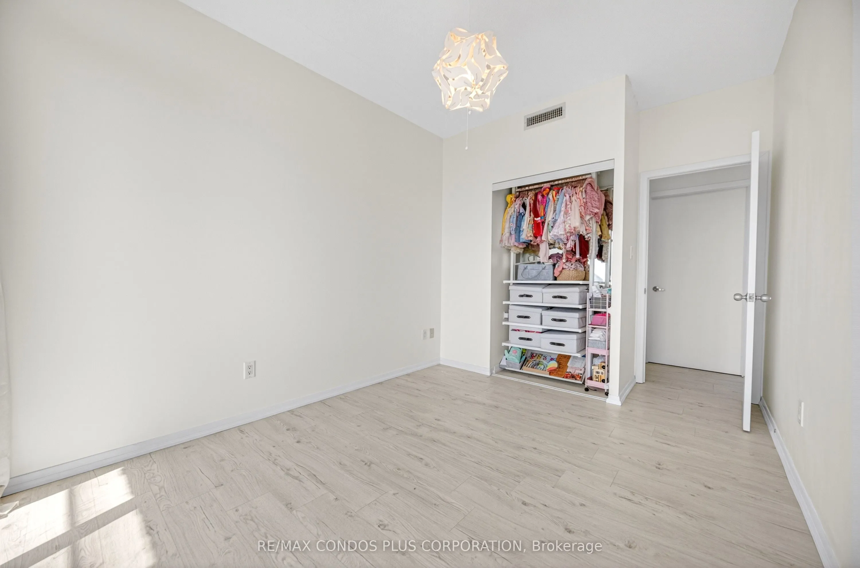 38 Grenville Street #4404