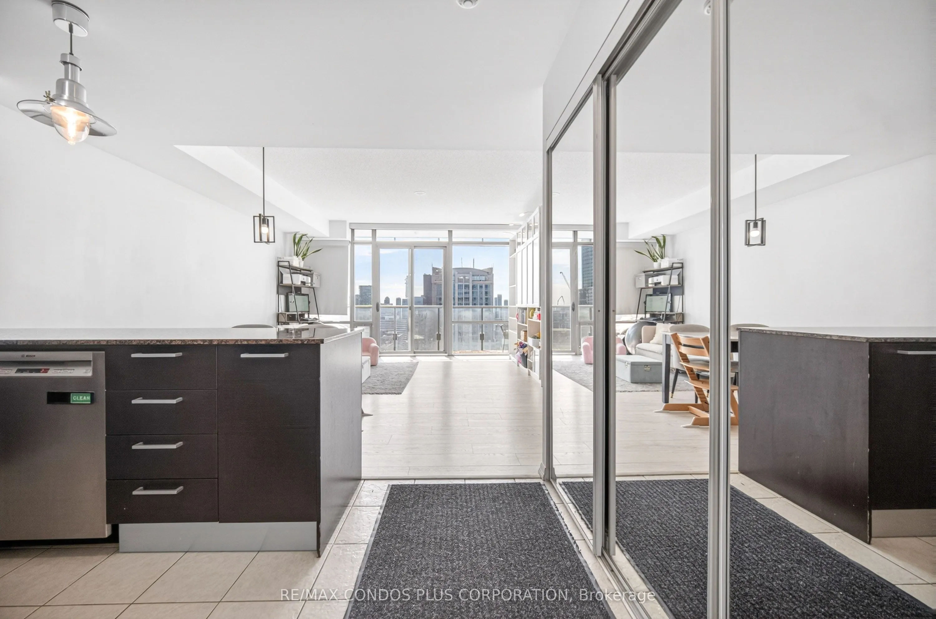 38 Grenville Street #4404