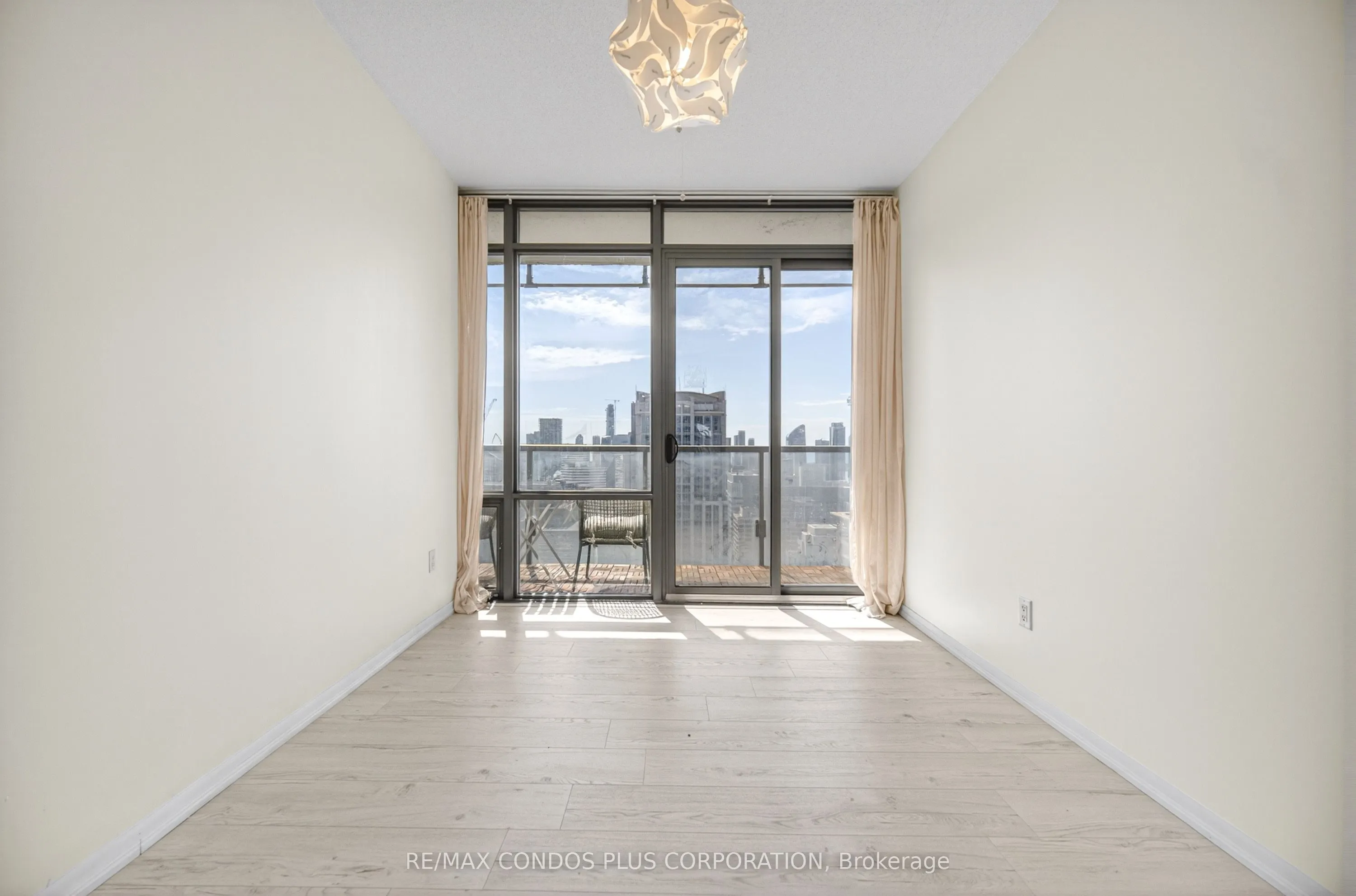 38 Grenville Street #4404