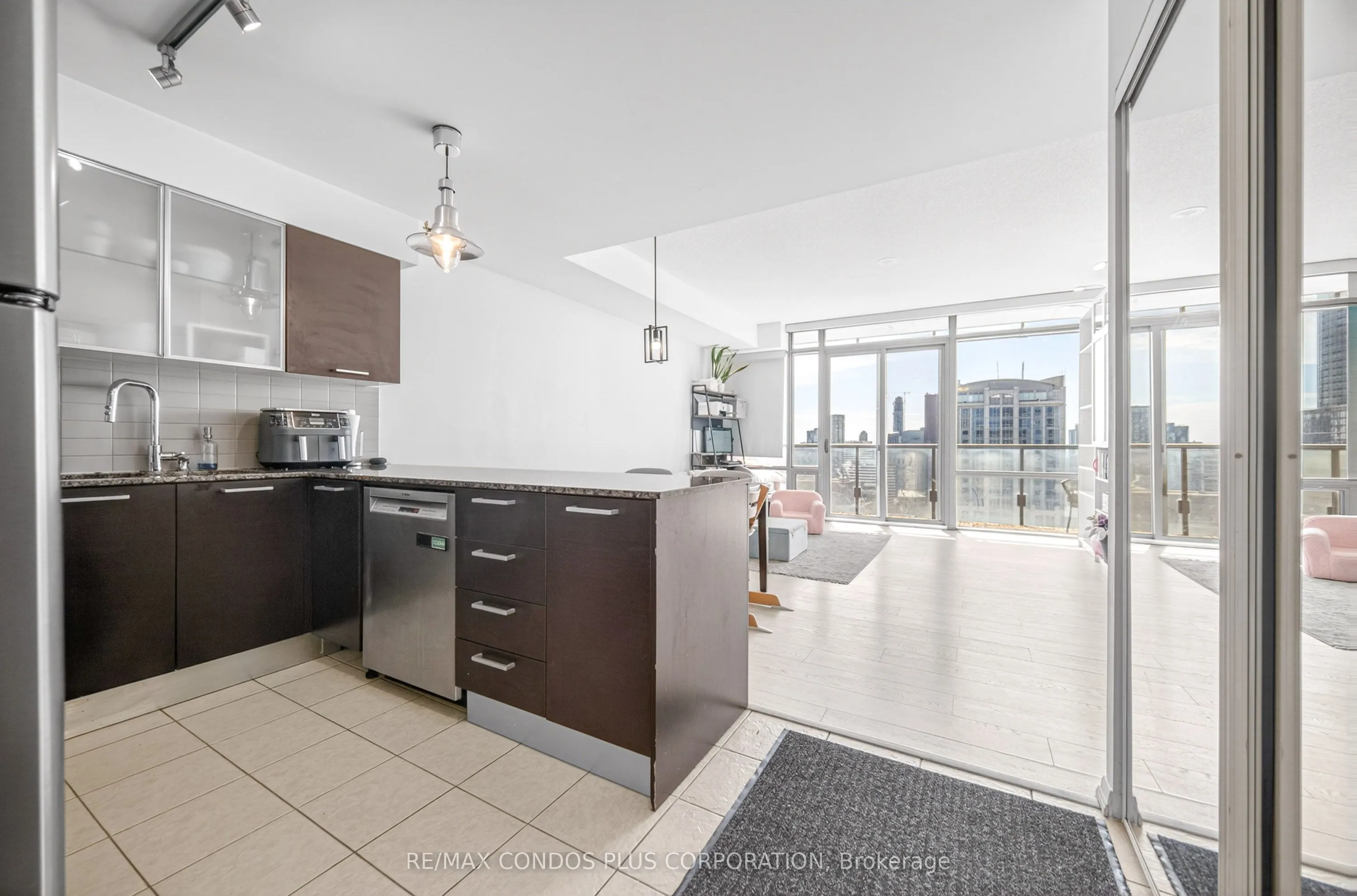 38 Grenville Street #4404