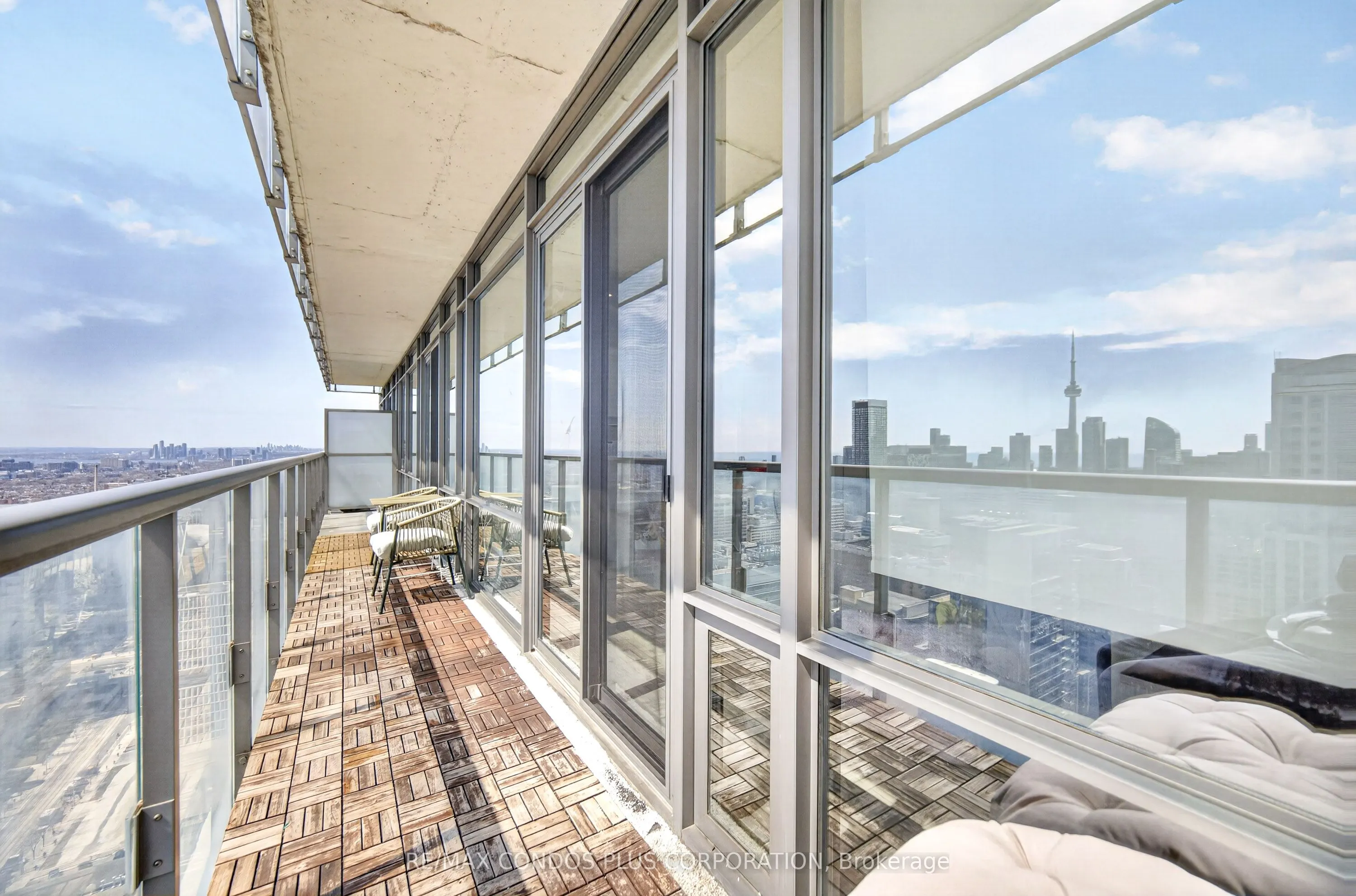38 Grenville Street #4404