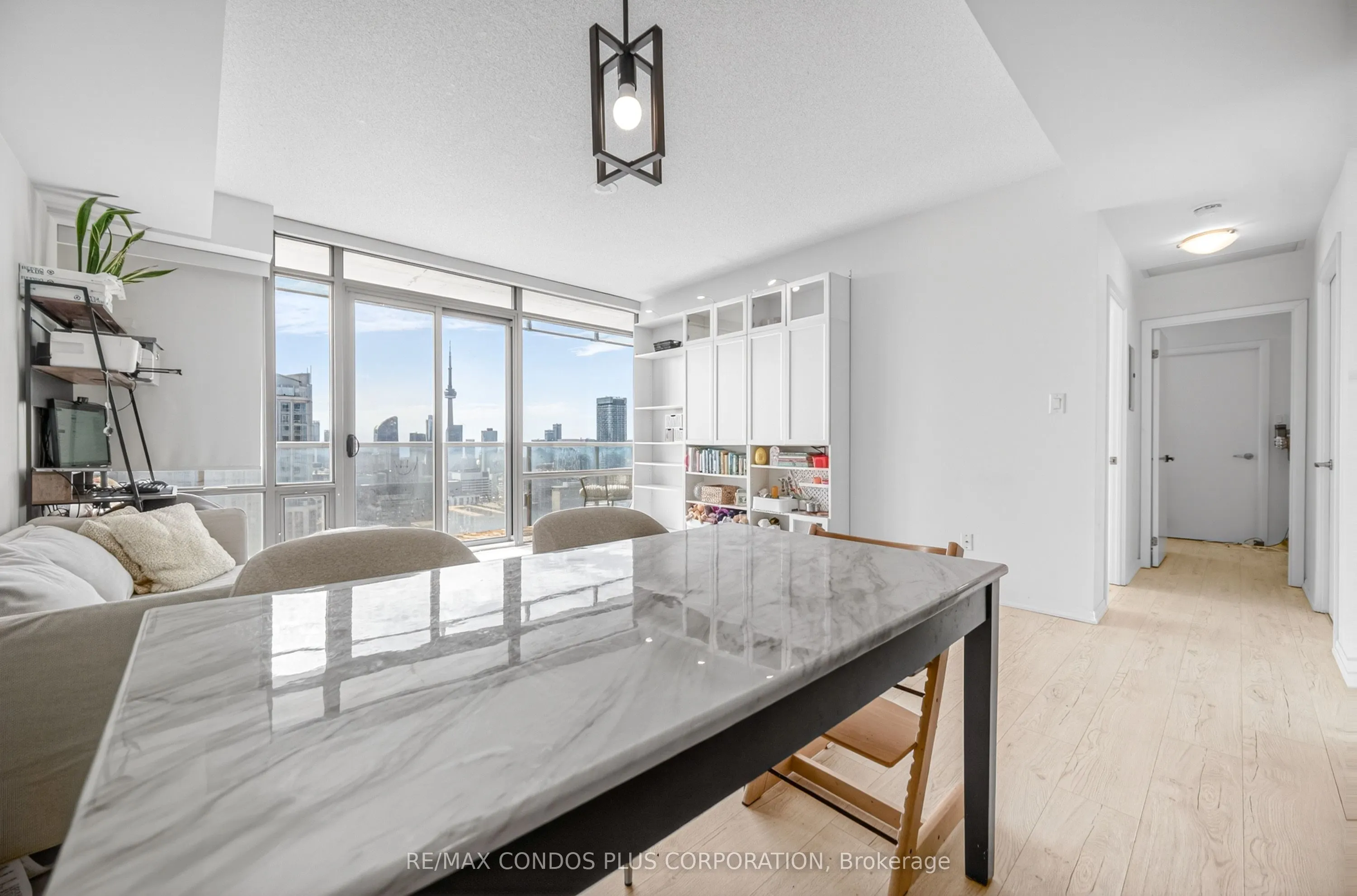38 Grenville Street #4404