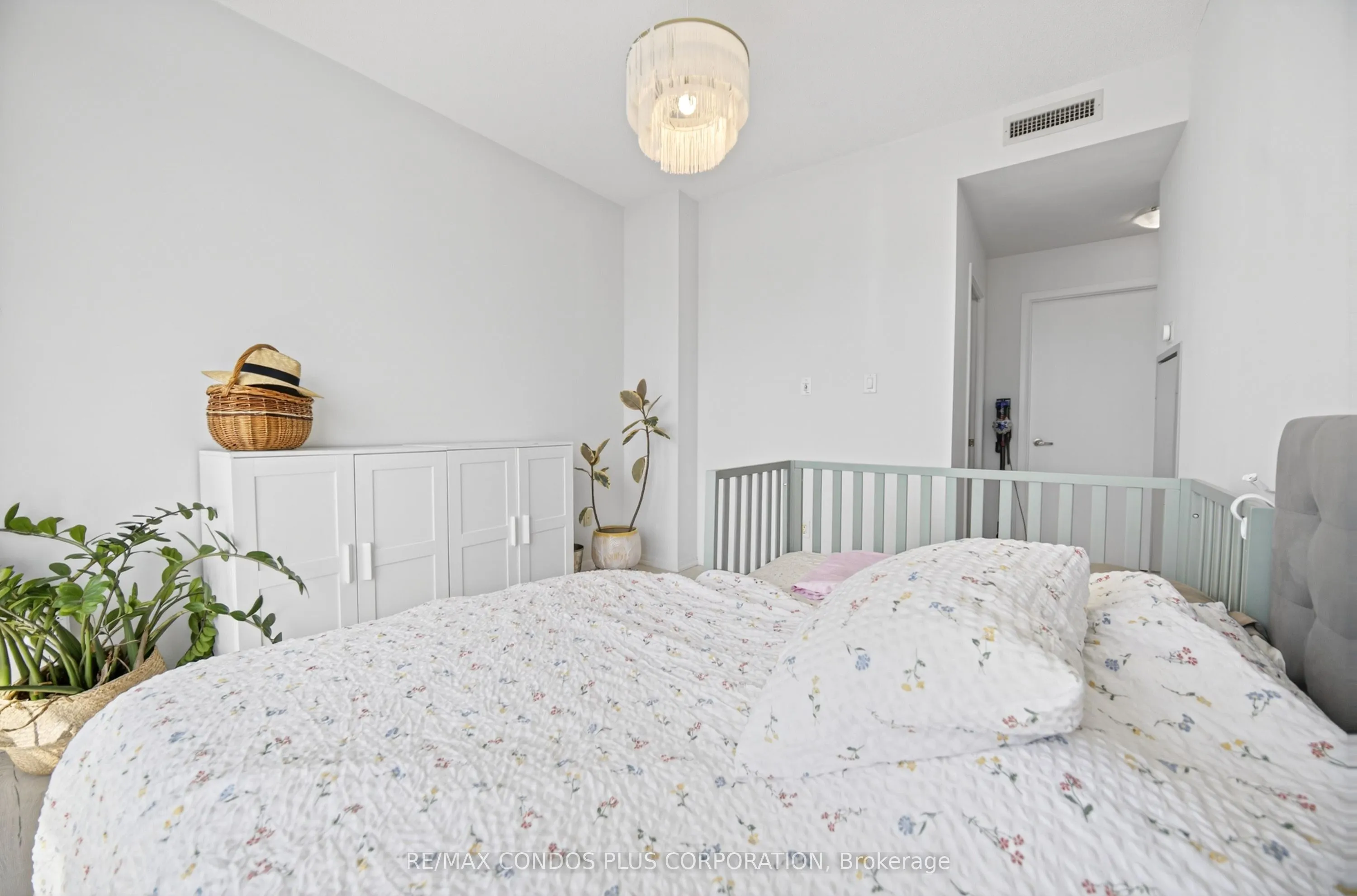 38 Grenville Street #4404