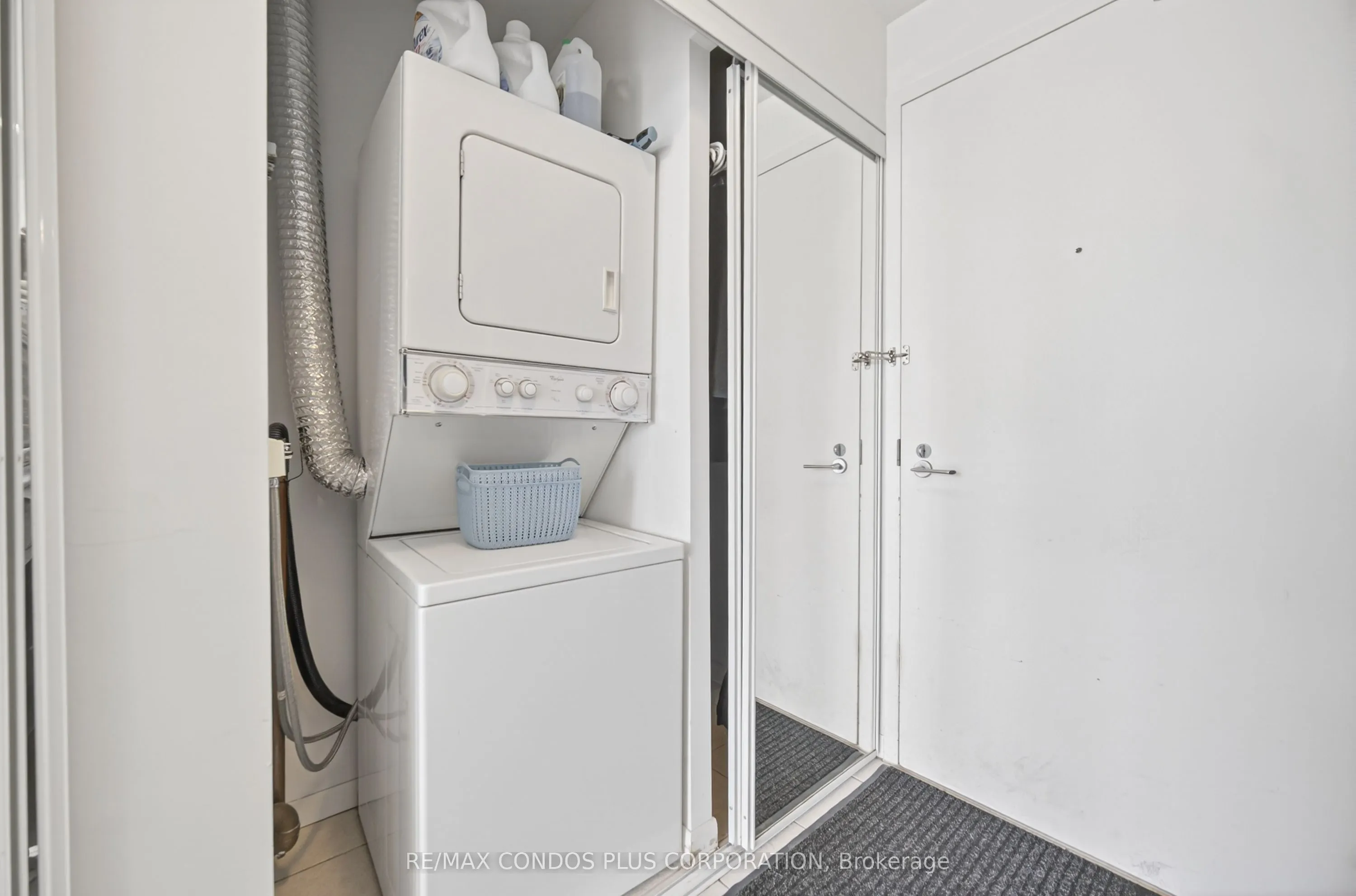 38 Grenville Street #4404