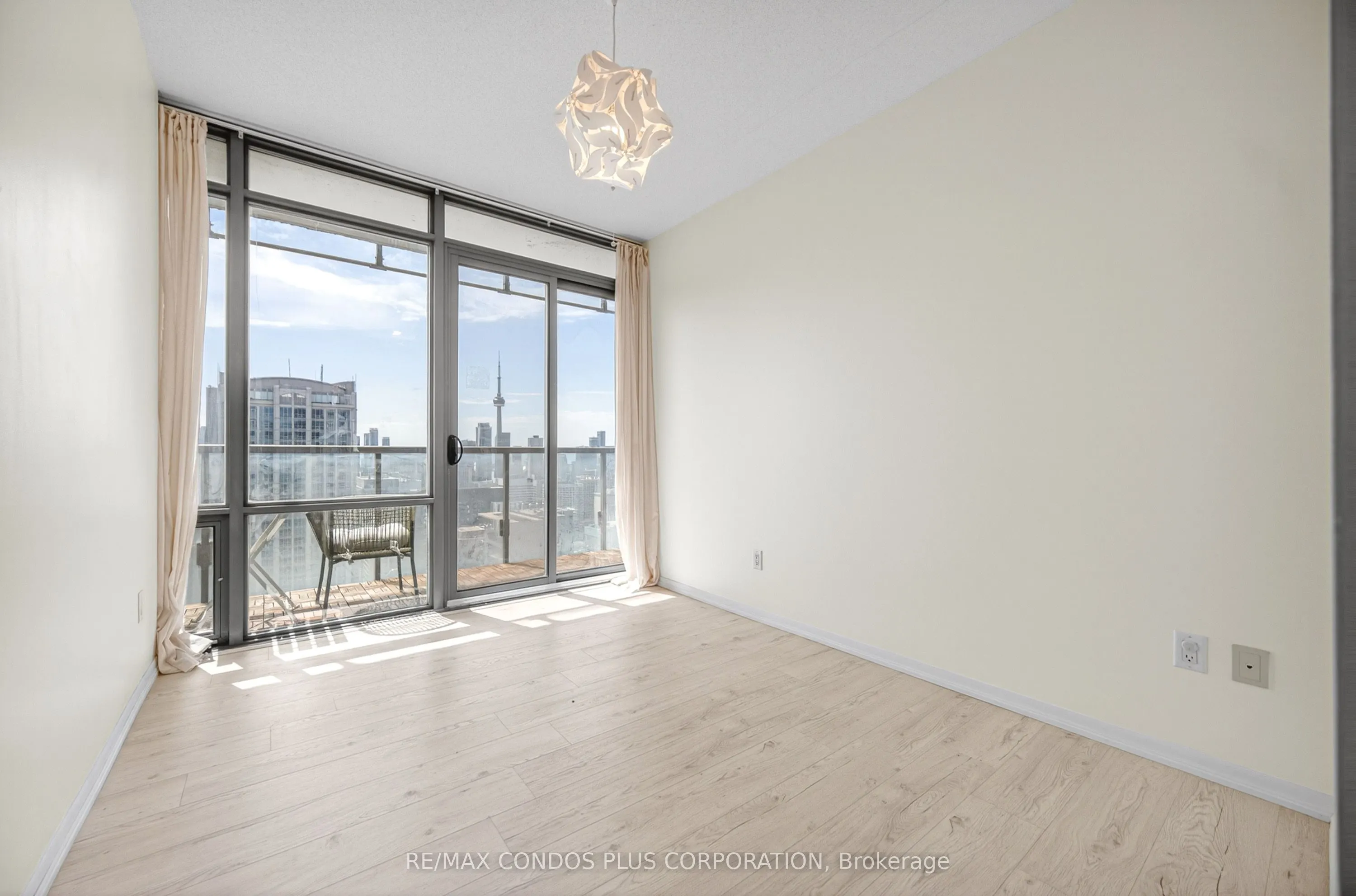 38 Grenville Street #4404