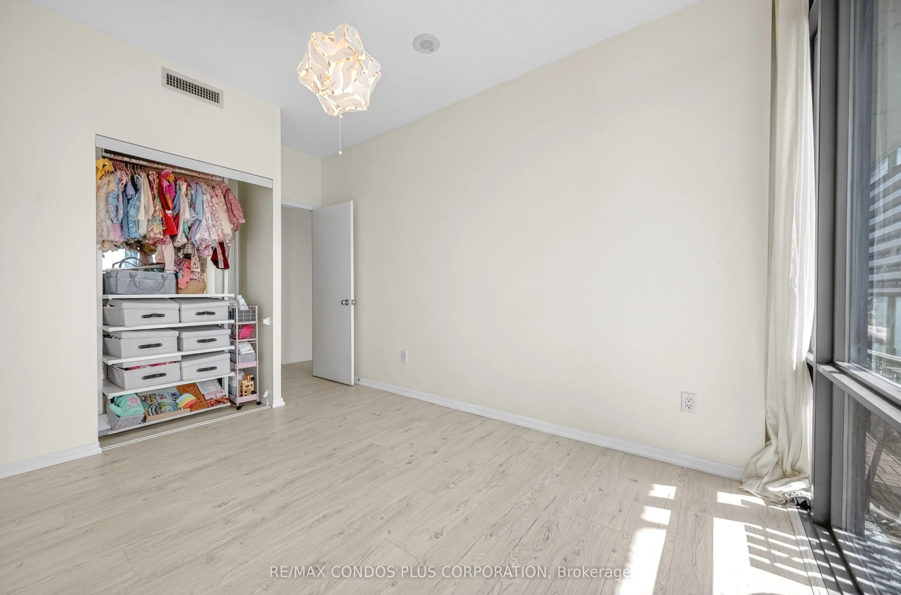 38 Grenville Street #4404