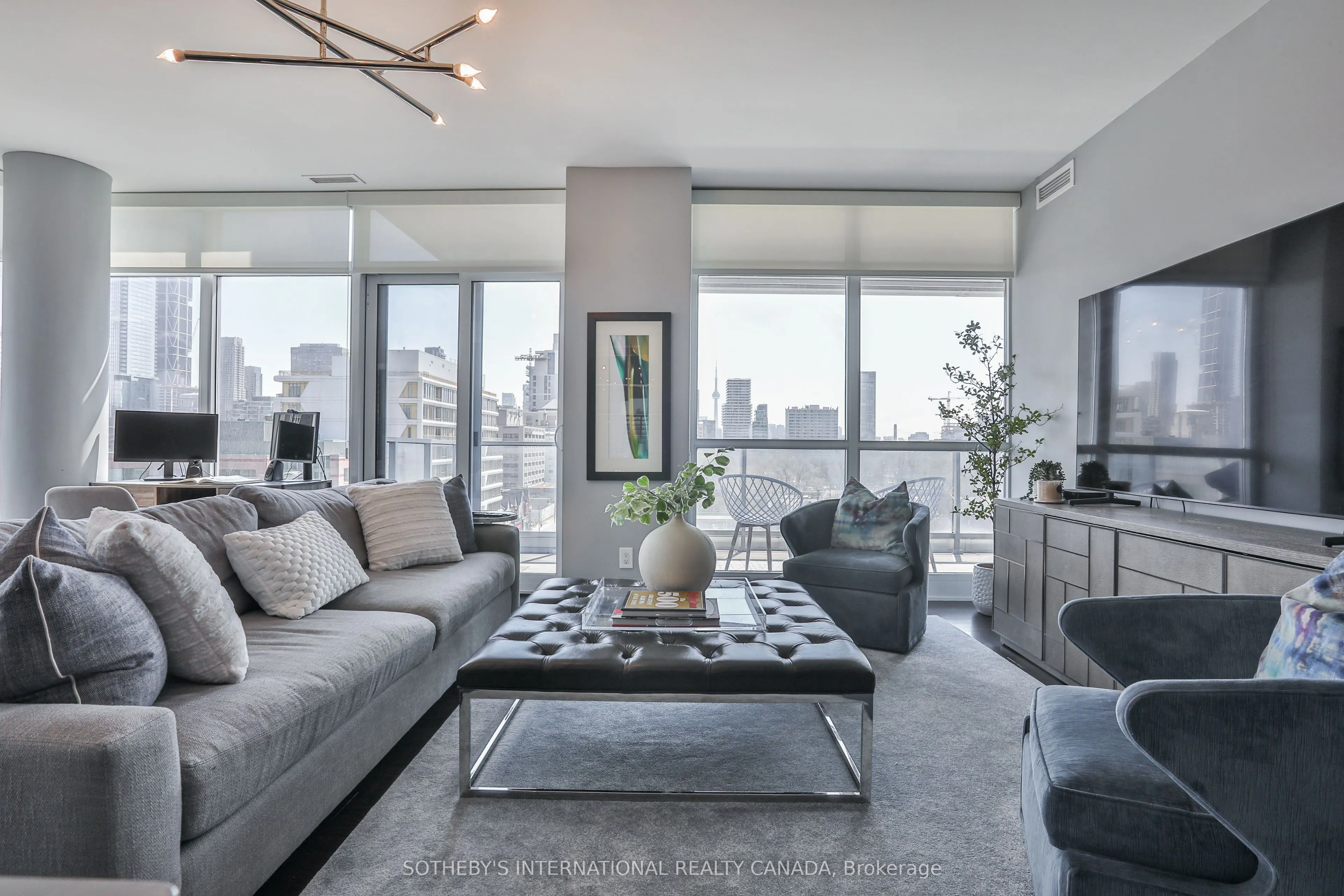 170 Avenue Road #811