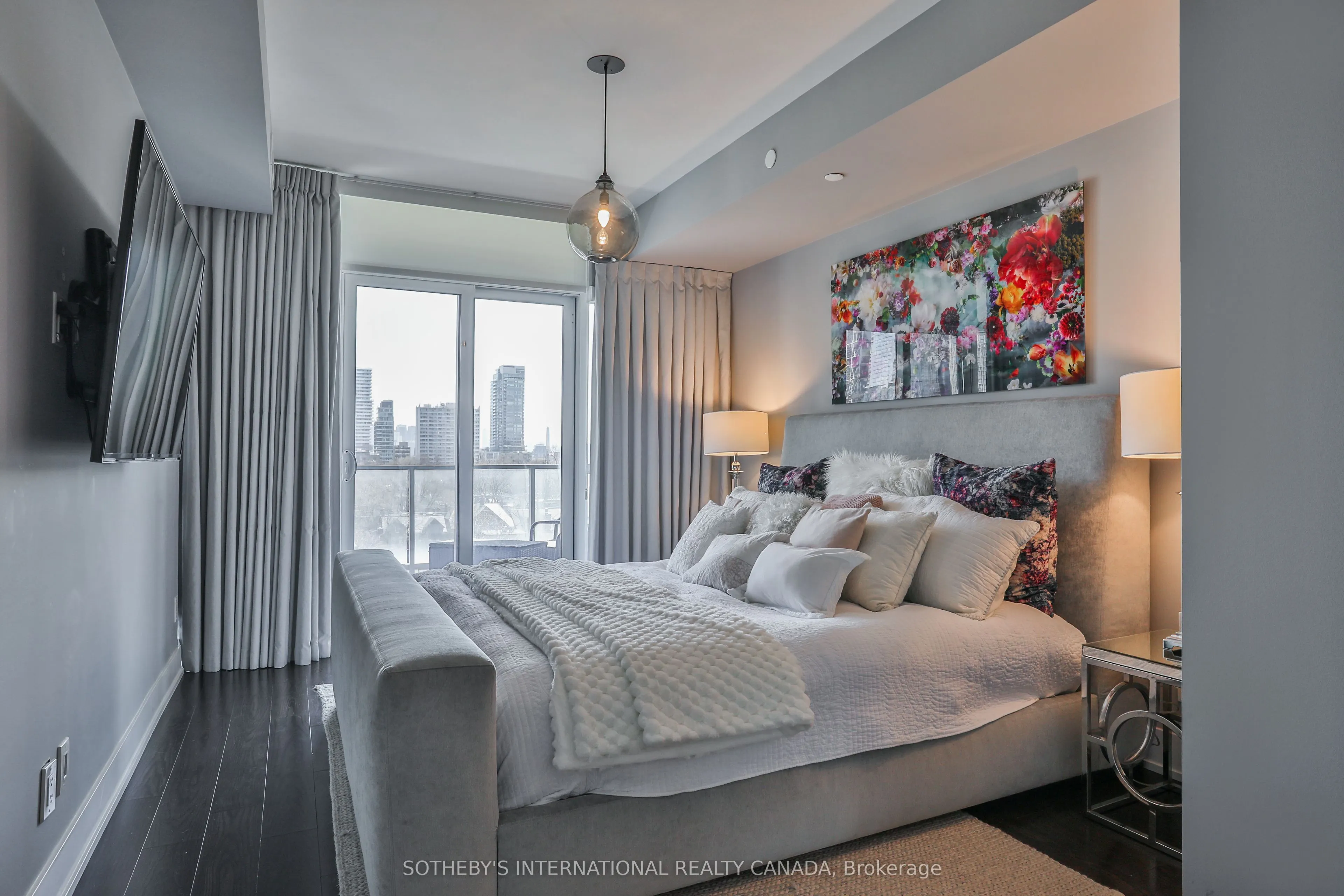 170 Avenue Road #811