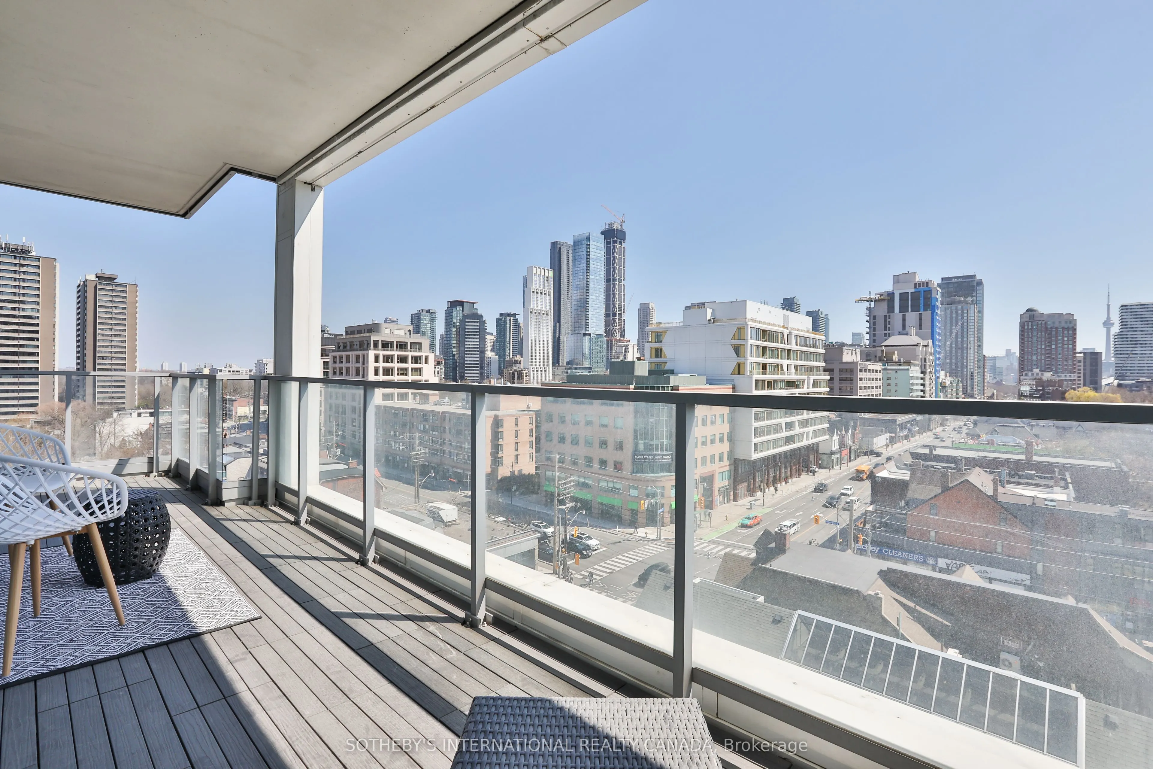 170 Avenue Road #811