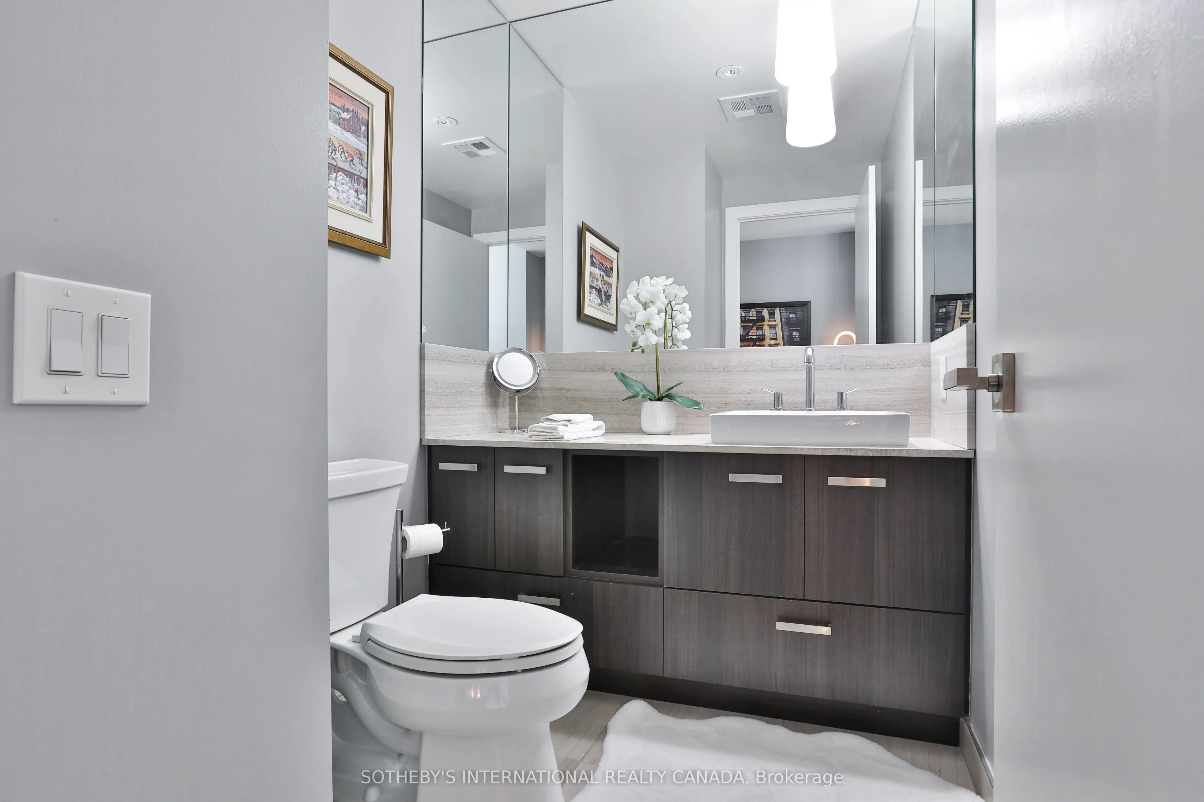 170 Avenue Road #811