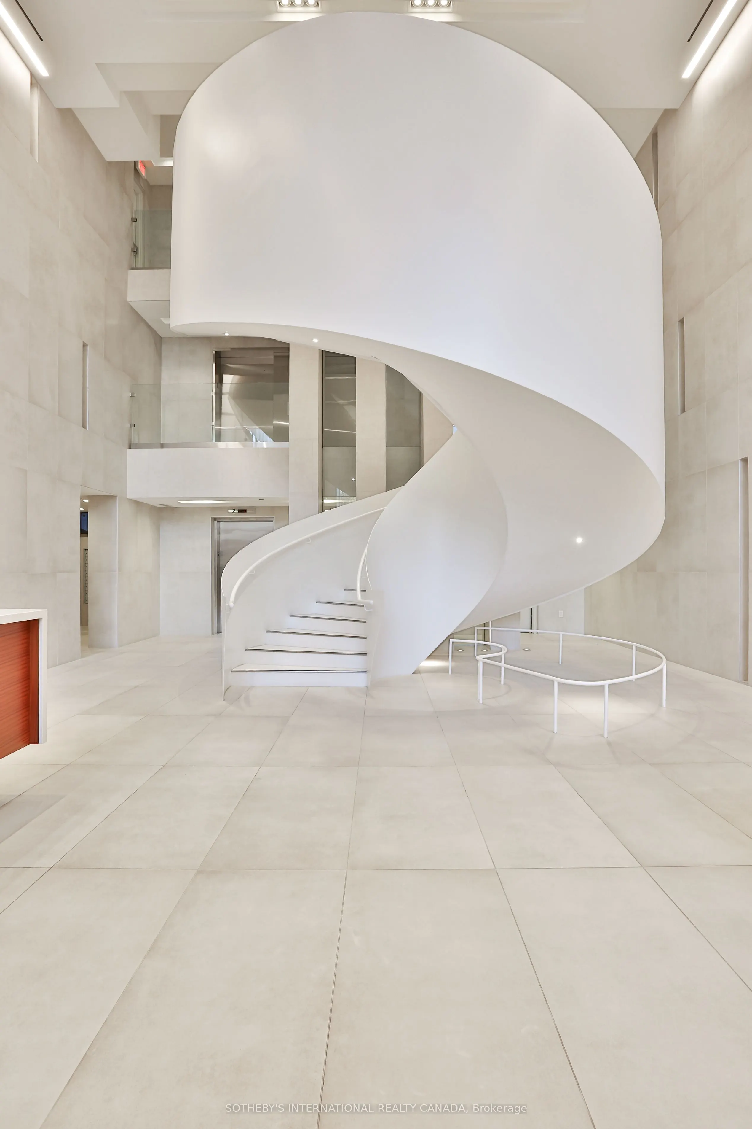 170 Avenue Road #811