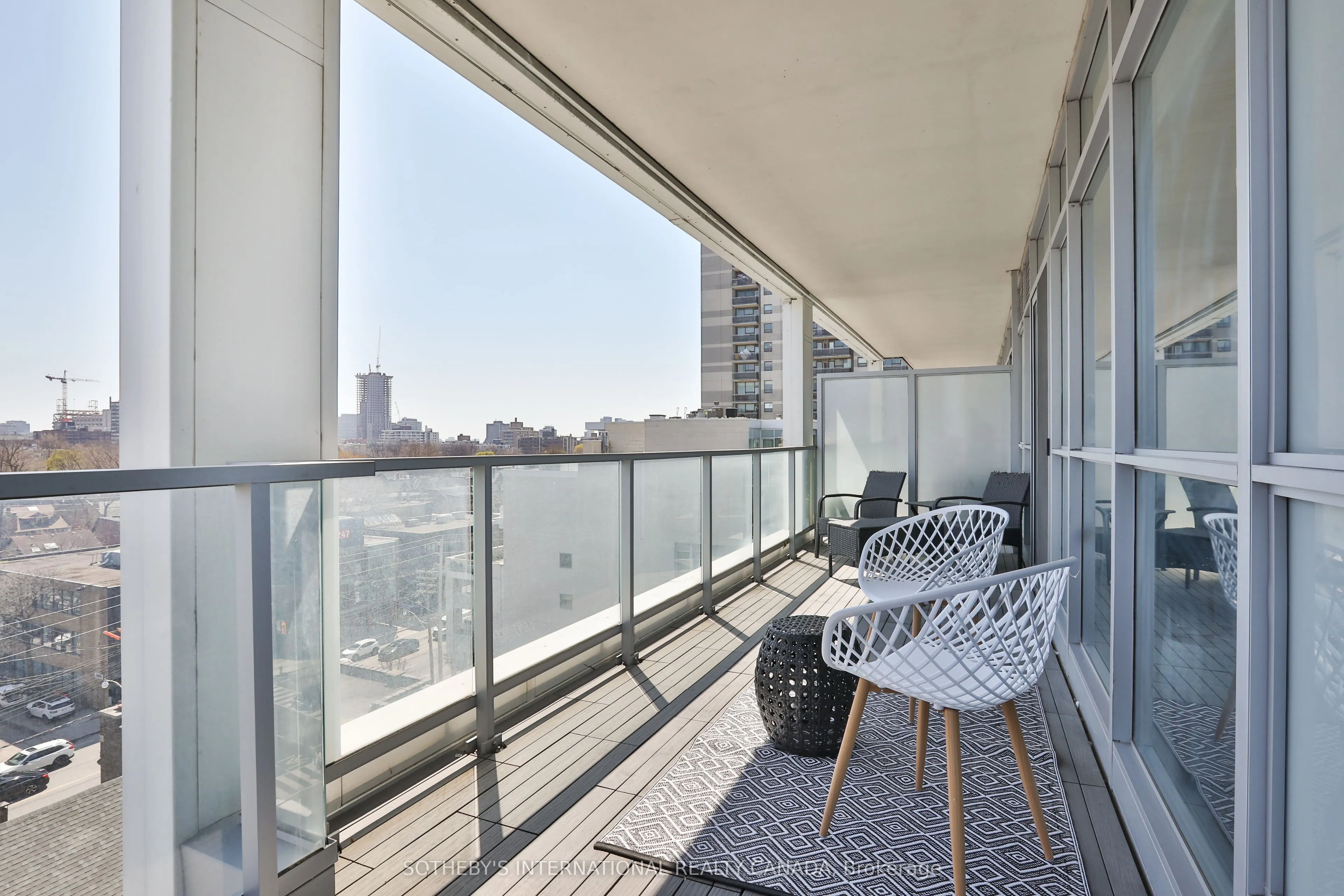 170 Avenue Road #811