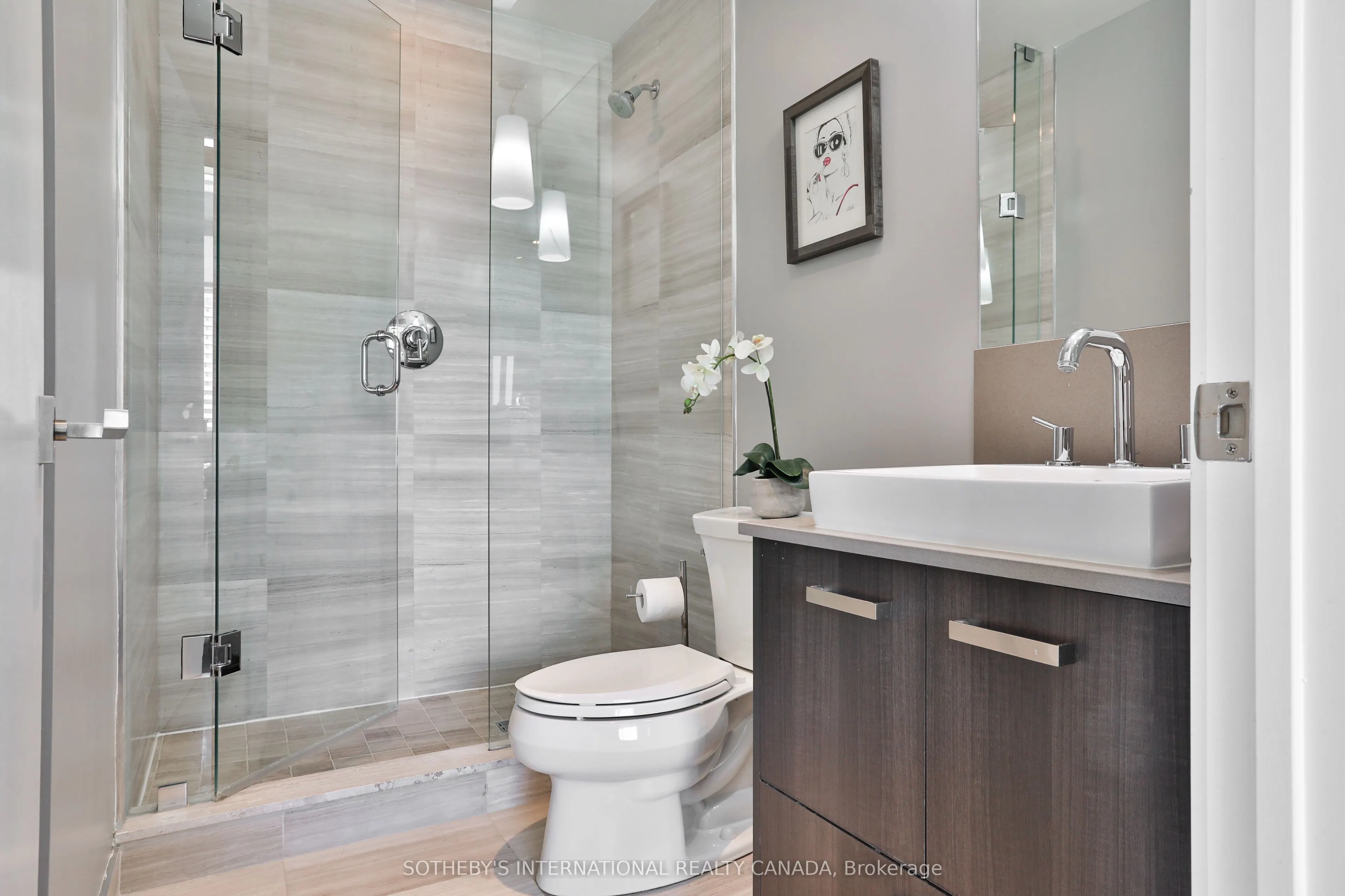 170 Avenue Road #811